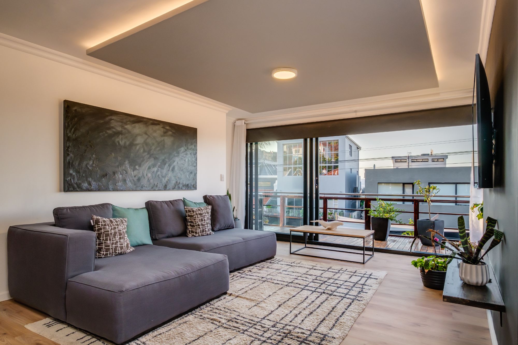 Contemporary Holiday Home in the heart of Green Point House of M | Photo 3