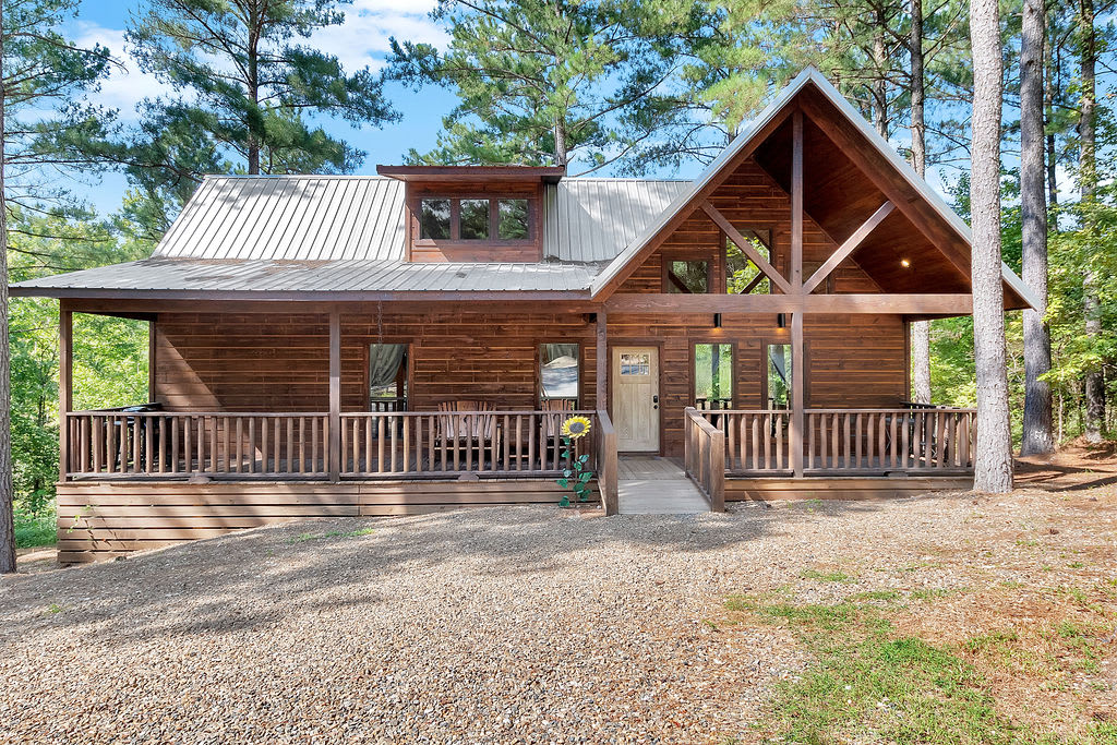 Secluded Cabin Getaway w/Hot Tub & Games — Broken Bow, OK — vacation rental