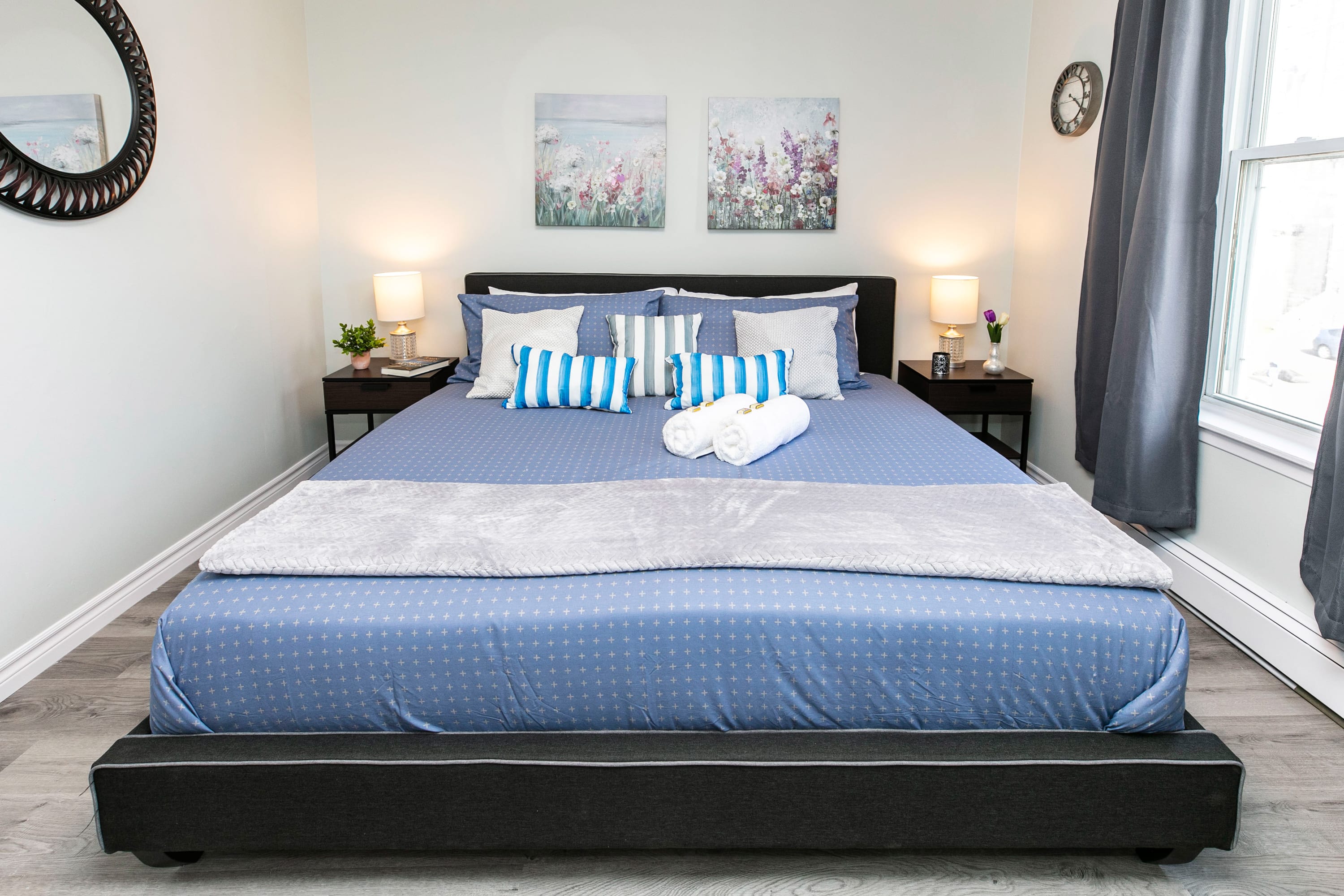 Modern Spacious 1BR King Apt Byward Market | Photo 9