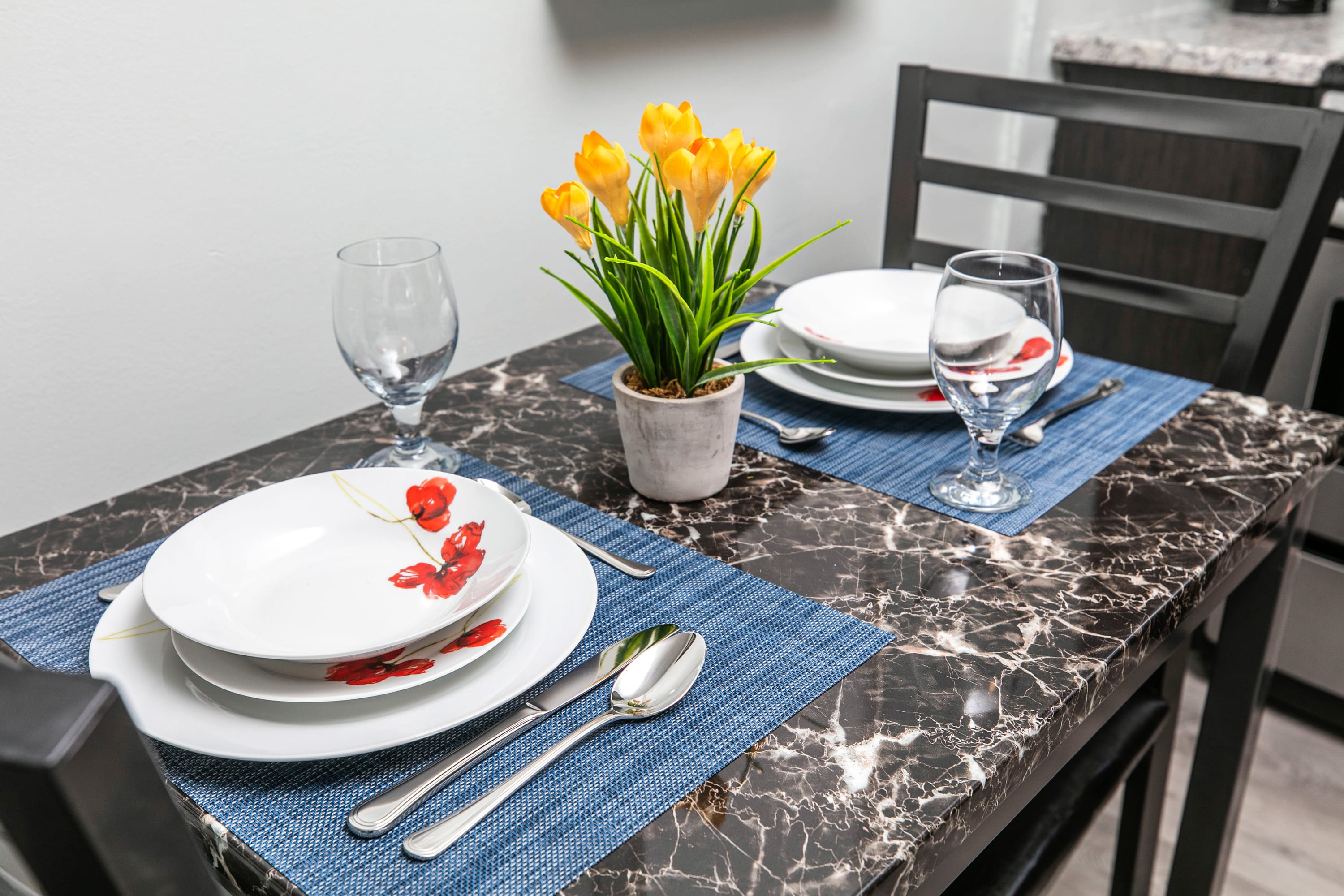 Modern Spacious 1BR King Apt Byward Market | Photo 3