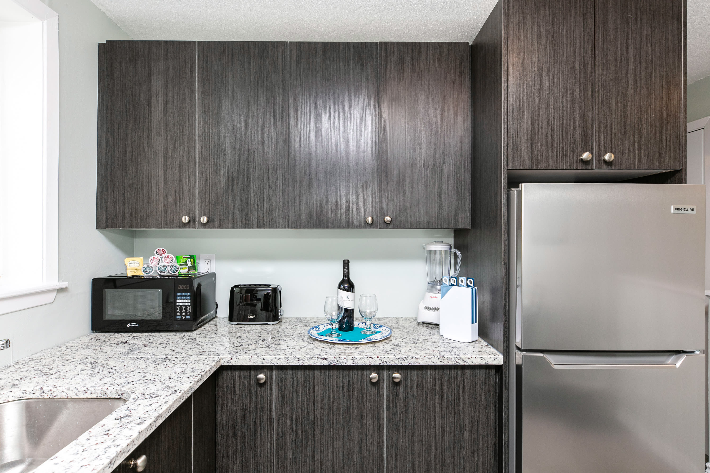 Modern Spacious 1BR King Apt Byward Market | Photo 8