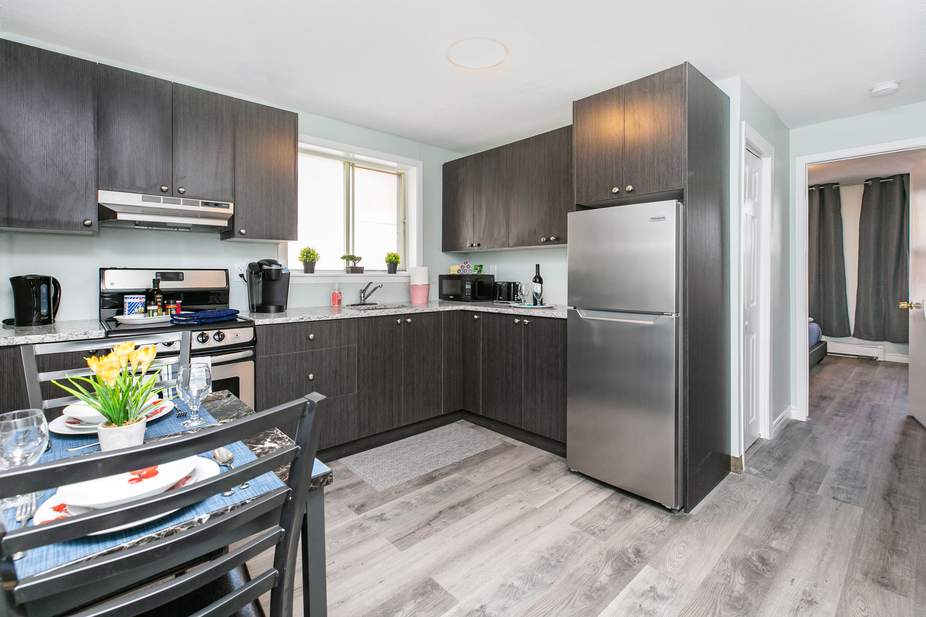 Modern Spacious 1BR King Apt Byward Market | Photo 2