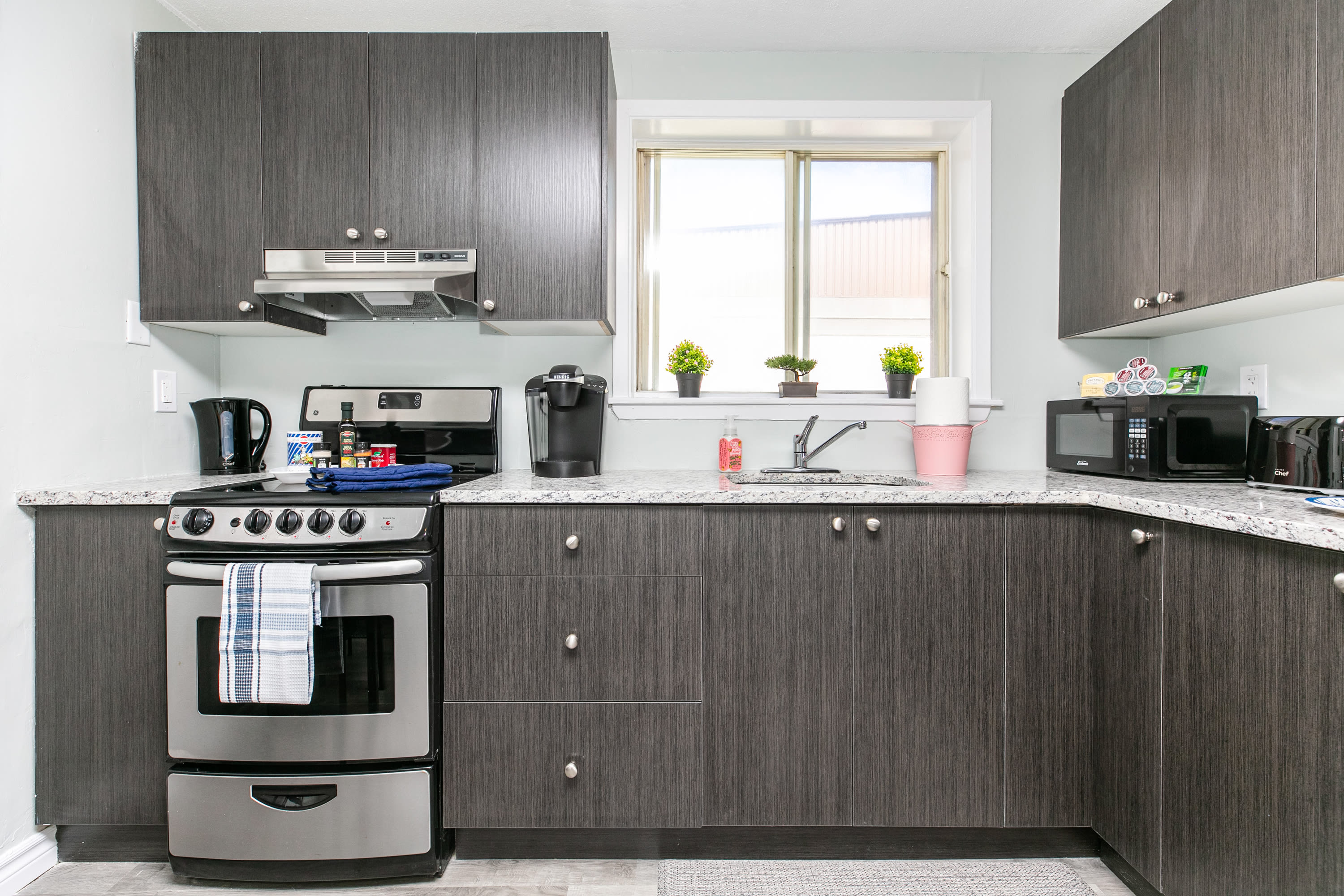 Modern Spacious 1BR King Apt Byward Market | Photo 7