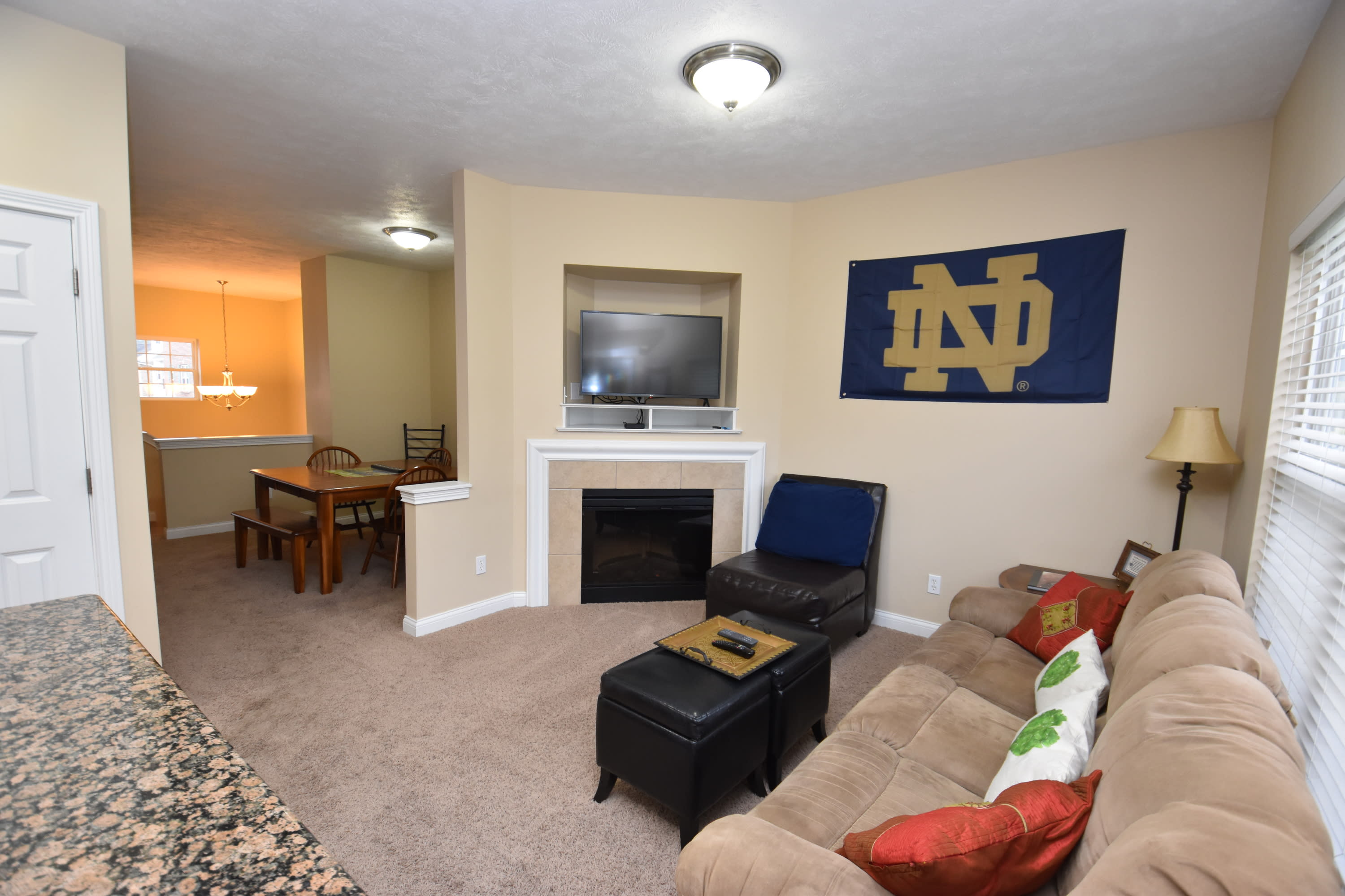 4 bedroom 3.5 bath townhome mins to Notre Dame Unv.(423) - Foto 1