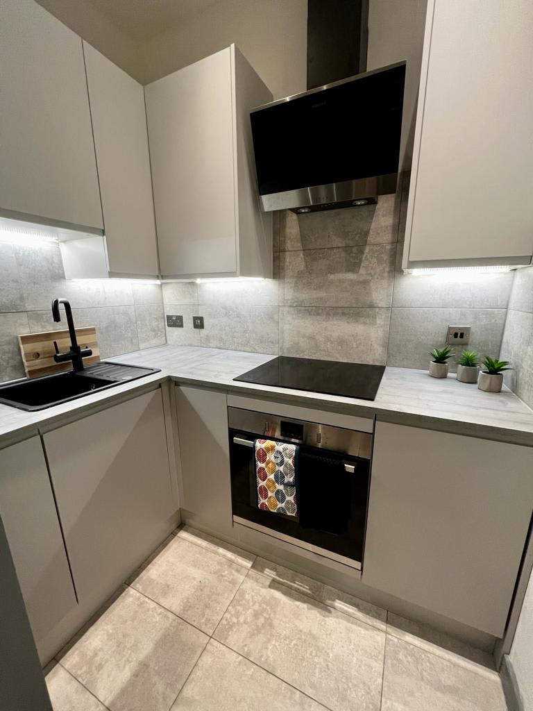 1 bed Apt in West End