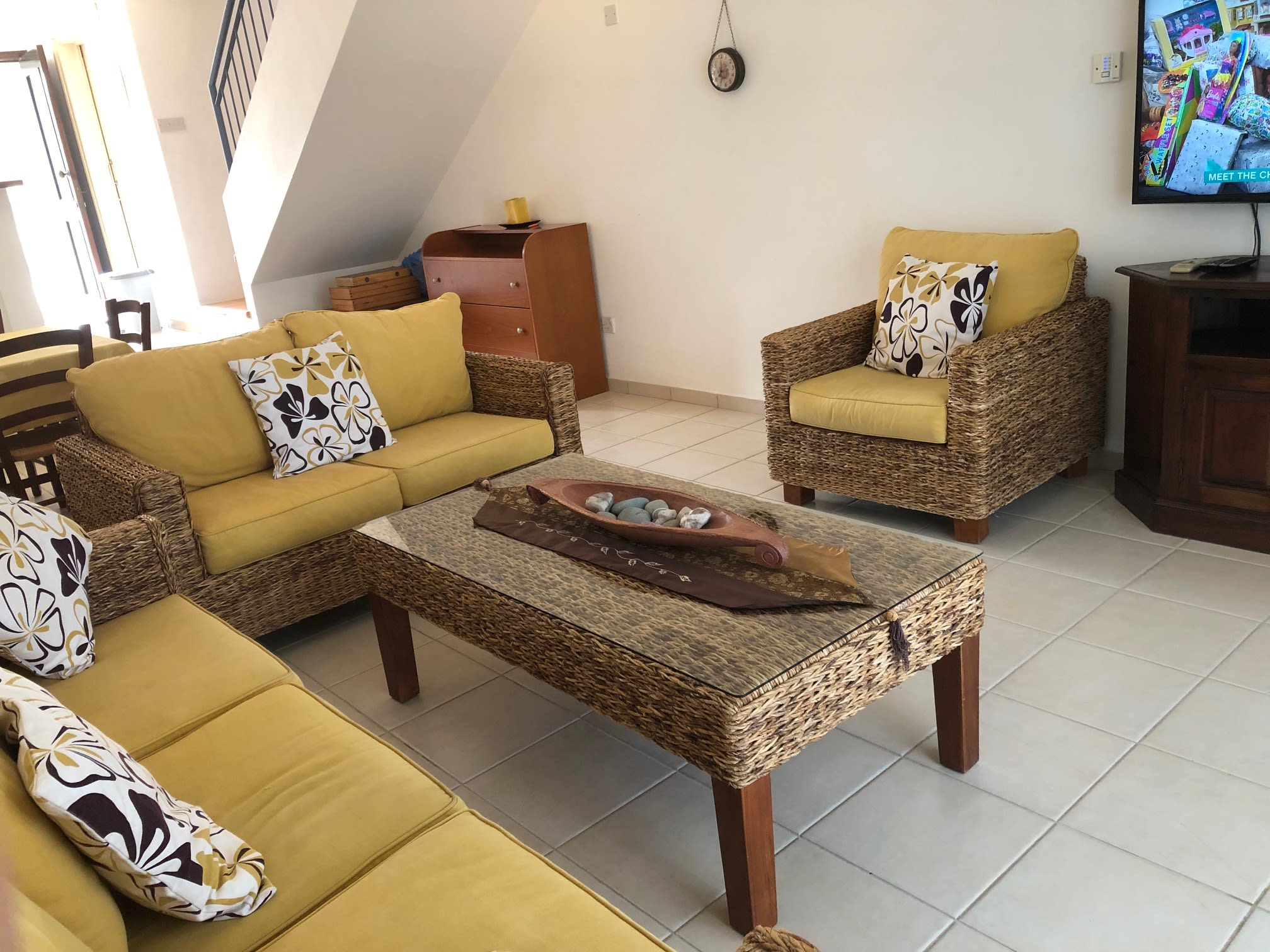 Regina Gardens - Spacious 3 bed, 2 bath maisonette