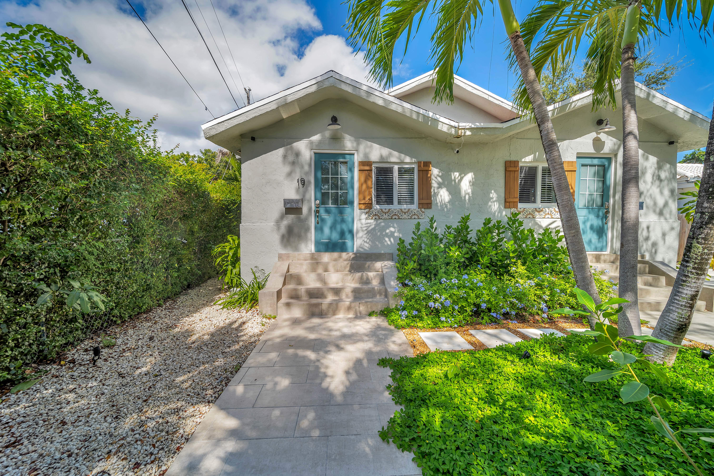 Luxury Duplex Home in 💜of Buena Vista Miami - Photo 4