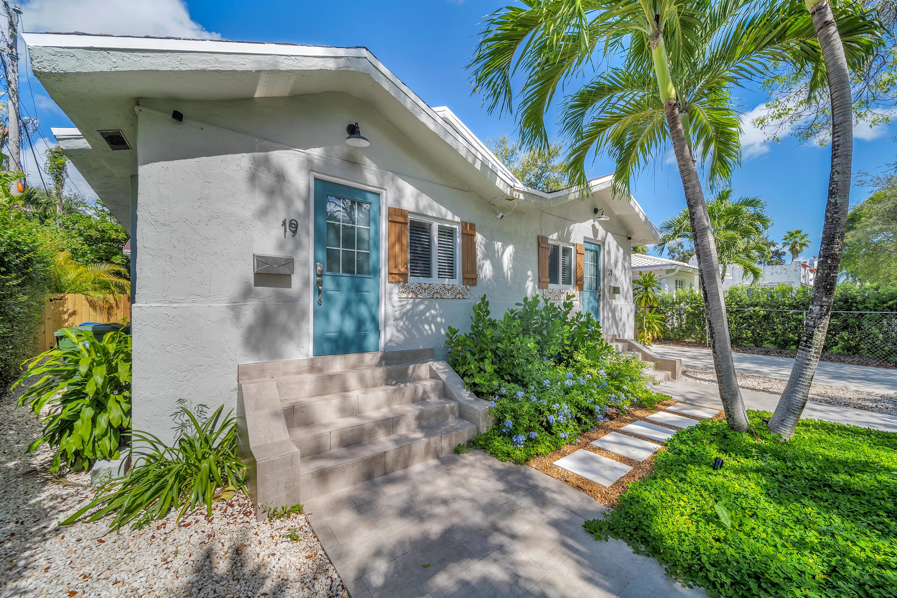 Luxury Duplex Home in 💜of Buena Vista Miami - Photo 1
