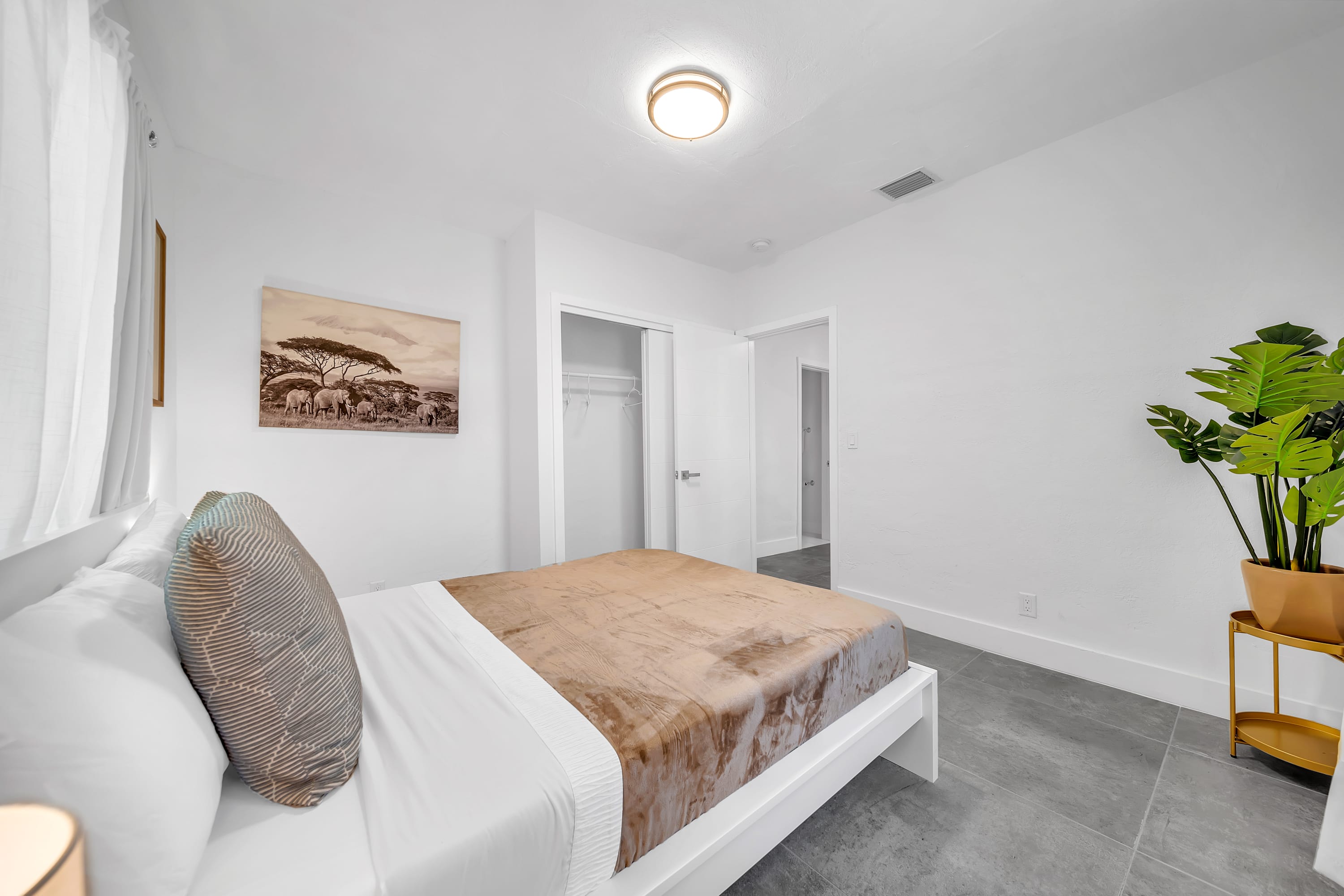 Luxury Duplex Home in 💜of Buena Vista Miami - Photo 3