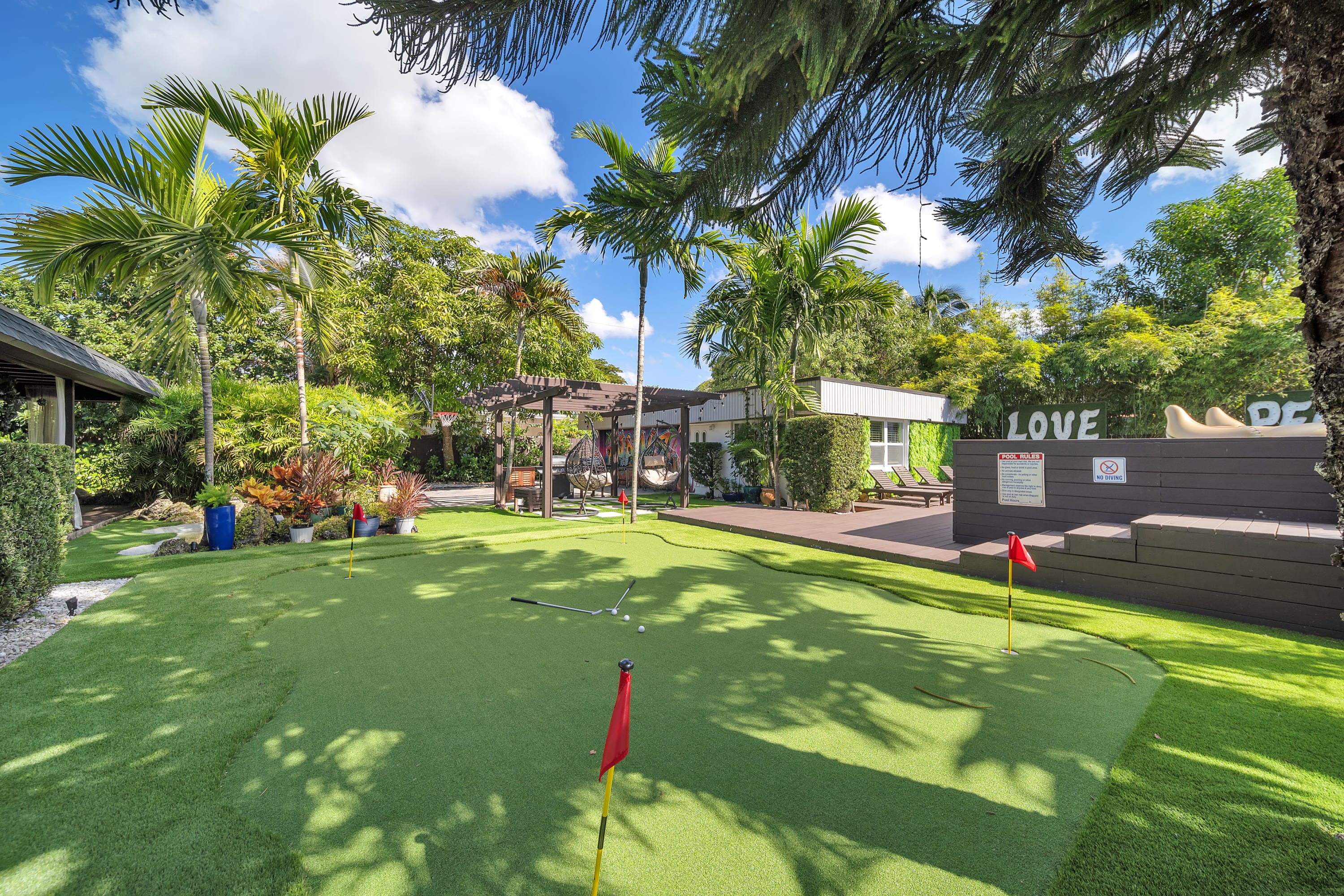 Love&Peace Oasis🏝  Pool, Mini Golf⛳️  Basketball Hoop - Photo 4