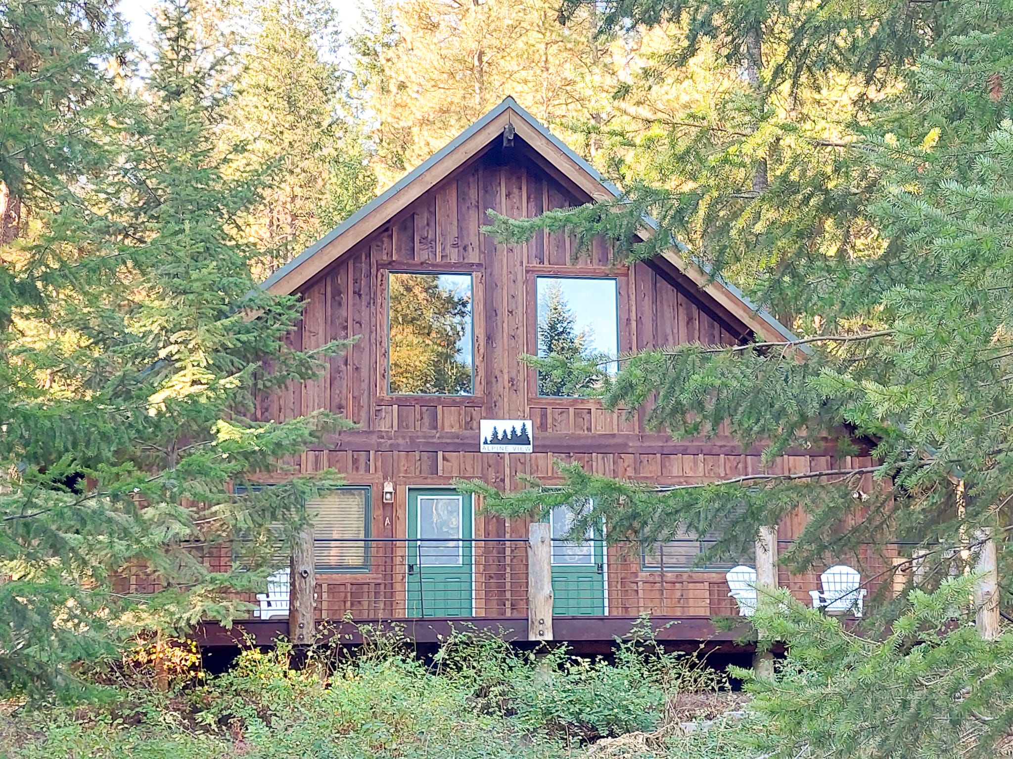 Alpine View Cabin - duplex unit A w/ queen bedroom — Winthrop, WA — vacation rental