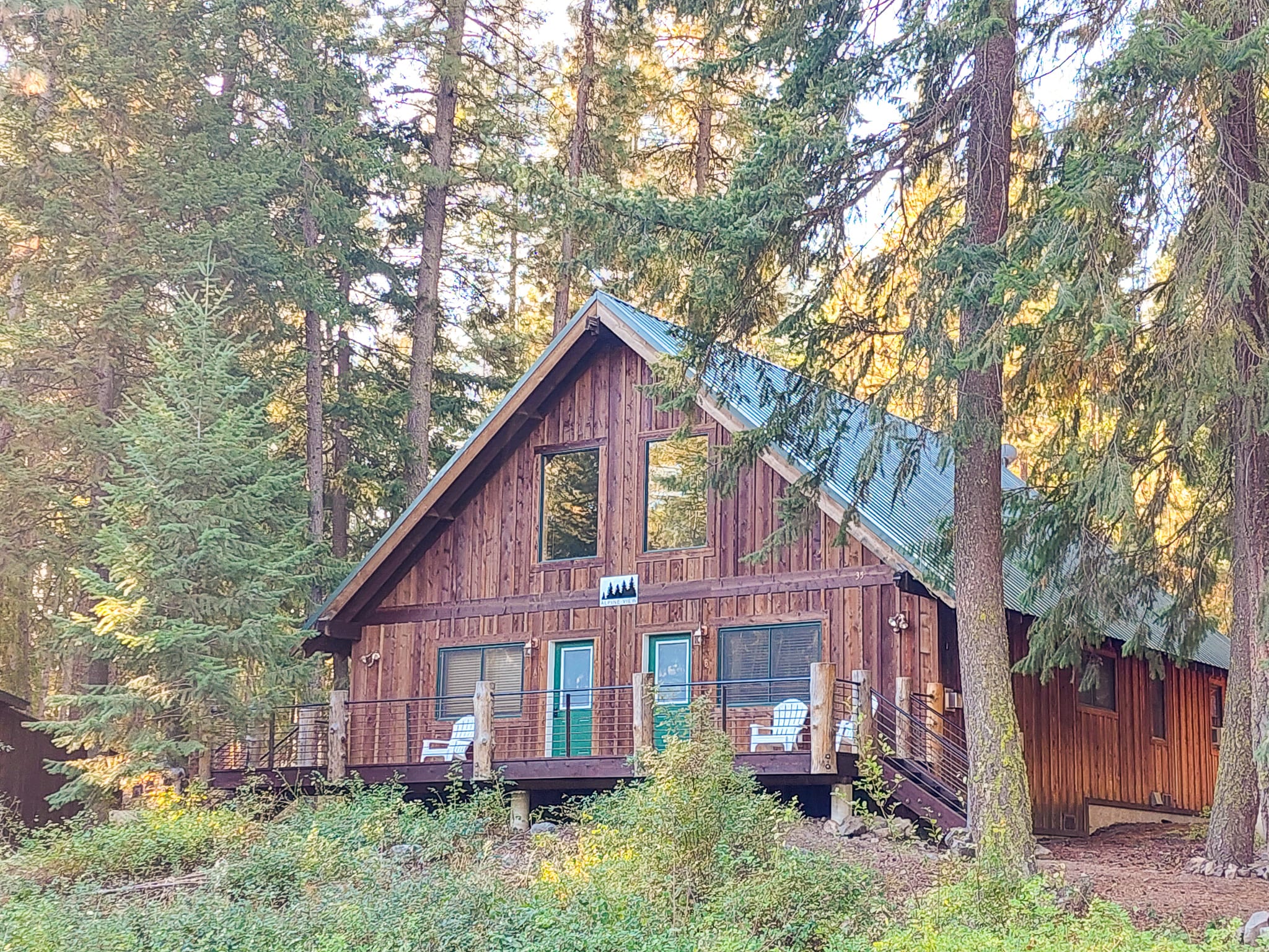 Alpine View Cabin - duplex unit B w/ queen bedroom — Winthrop, WA — vacation rental