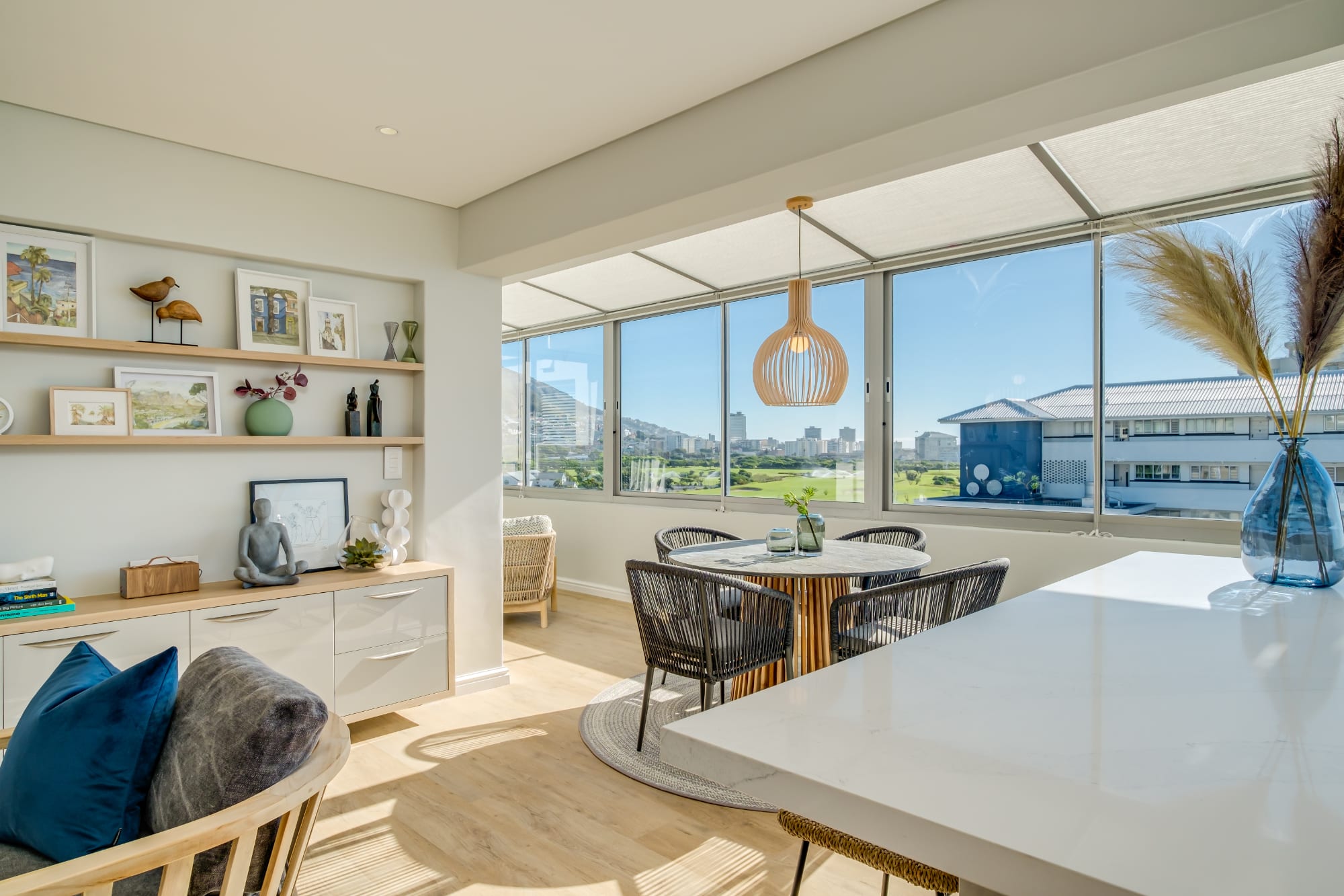 Exquisite Apartment in Mouille Point near Golf Course Serenity | Photo 3