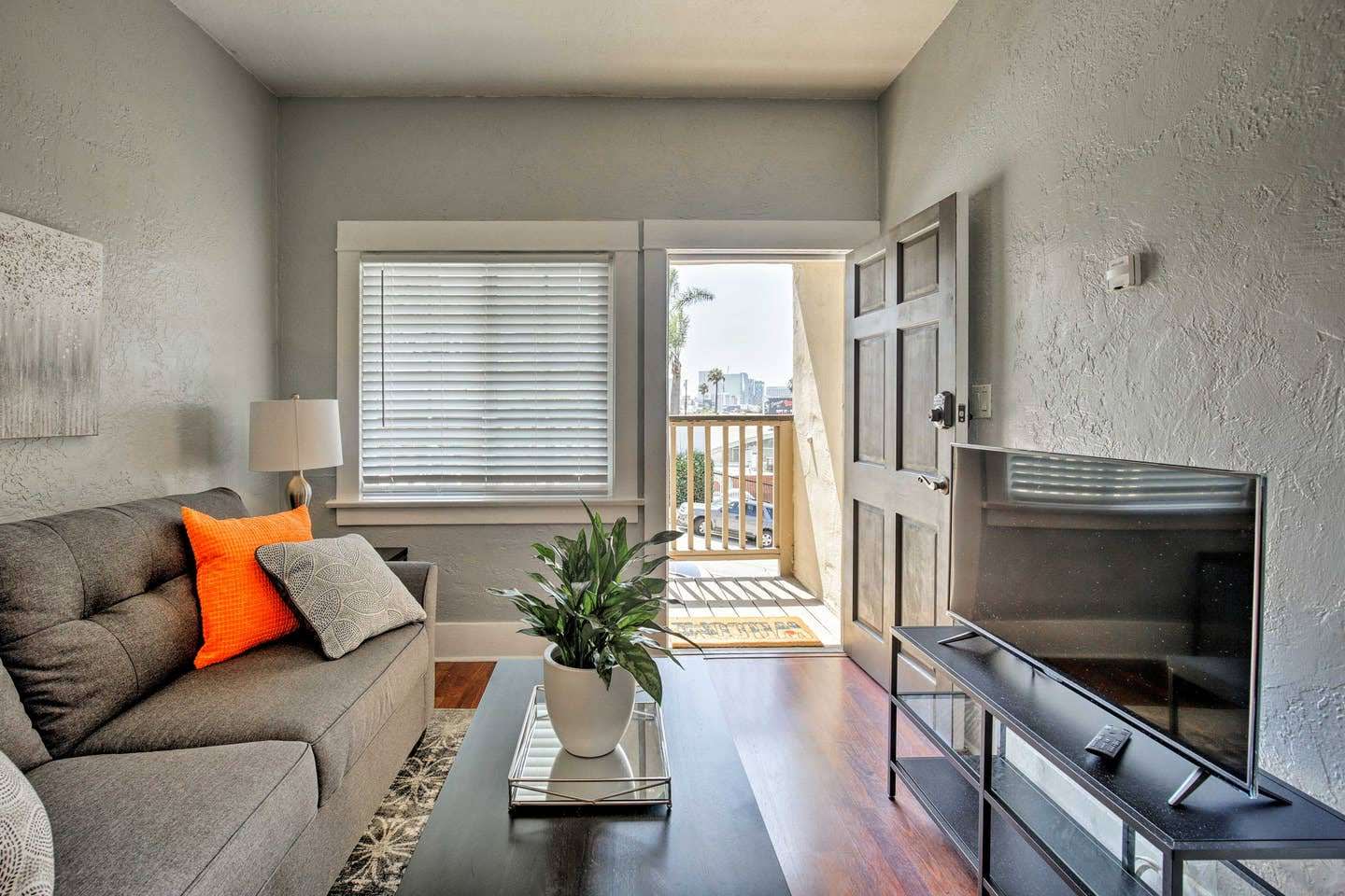 Apt in San Diego — San Diego, CA — vacation rental