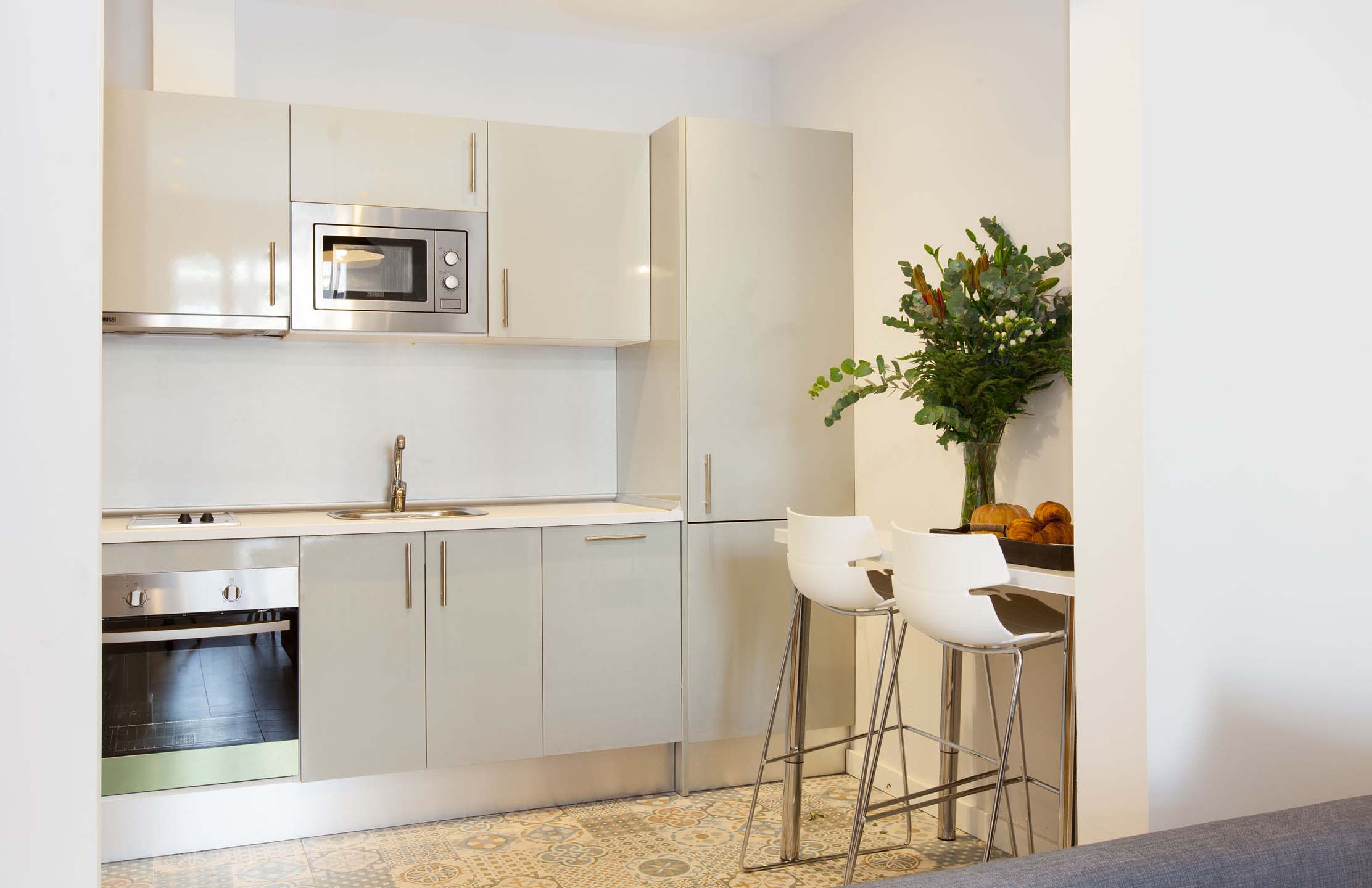Stylish and centric exterior 2-bedroom apartment in Eixample — Barcelona, Catalunya — vacation rental