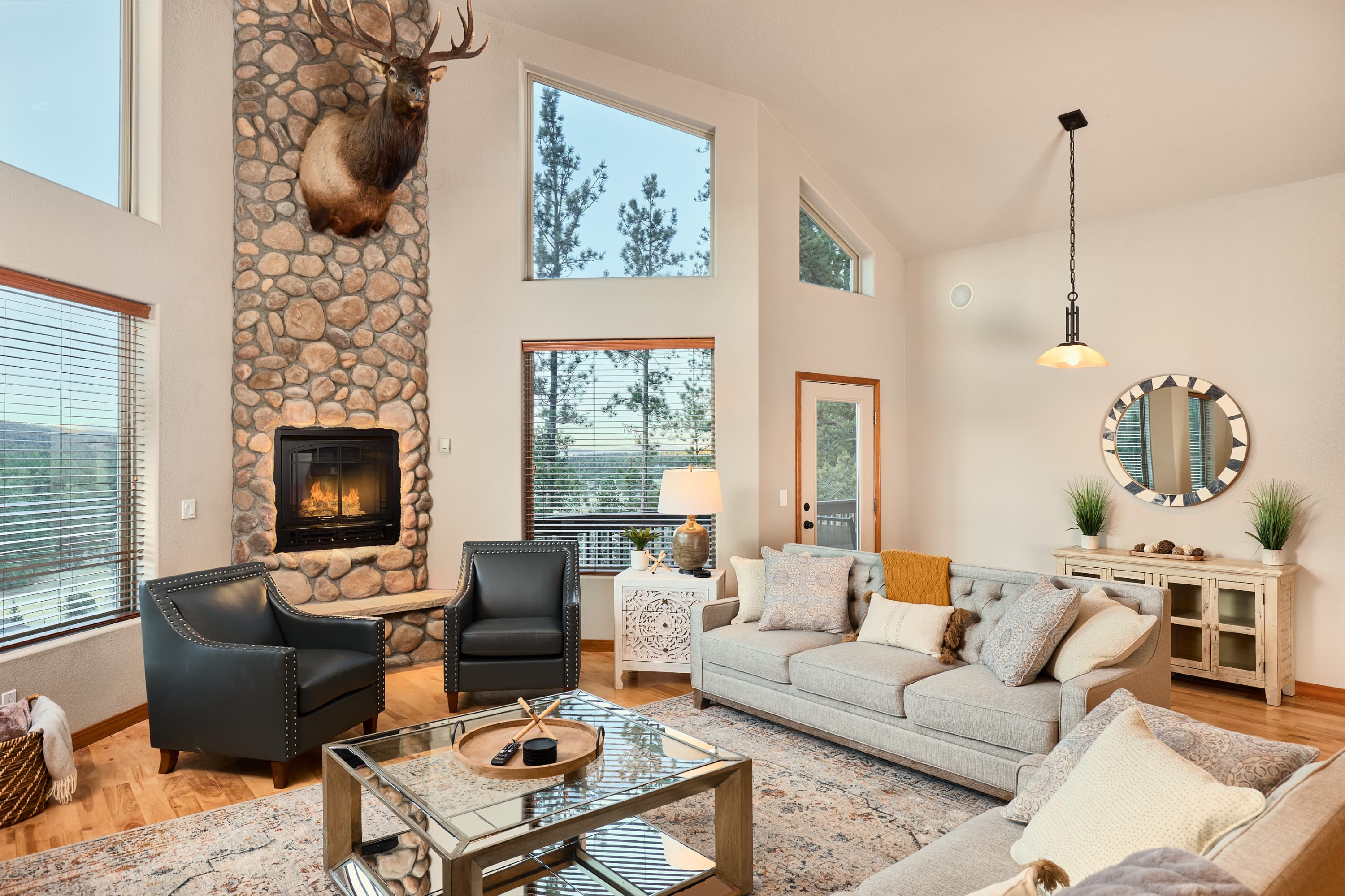 Mountainview Lodge ★ Hot Tub ★ Luxury Master Suite — Woodland Park, CO — vacation rental