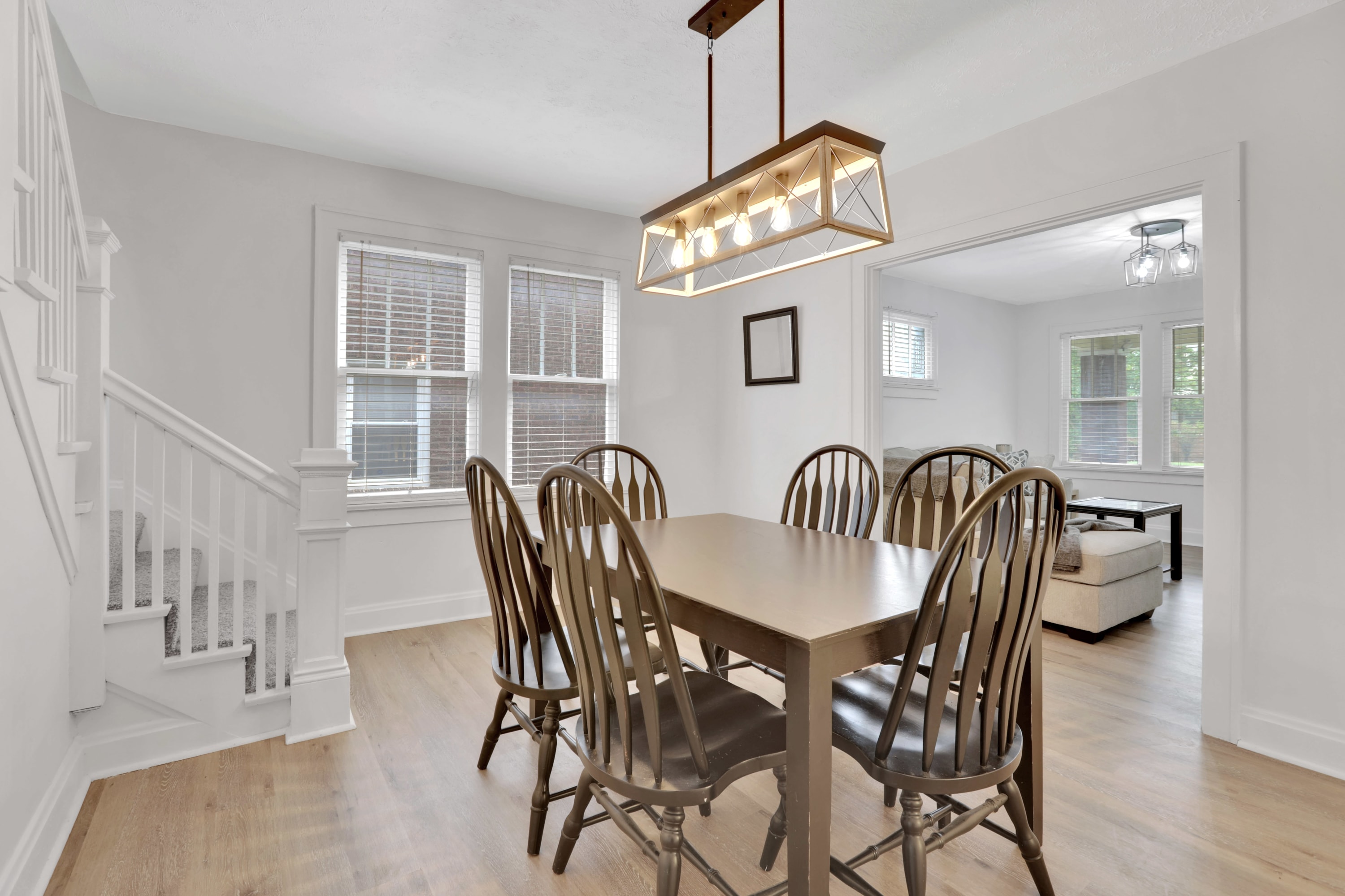 The Tranquil Walk Up - Comfort in 4 Beds!