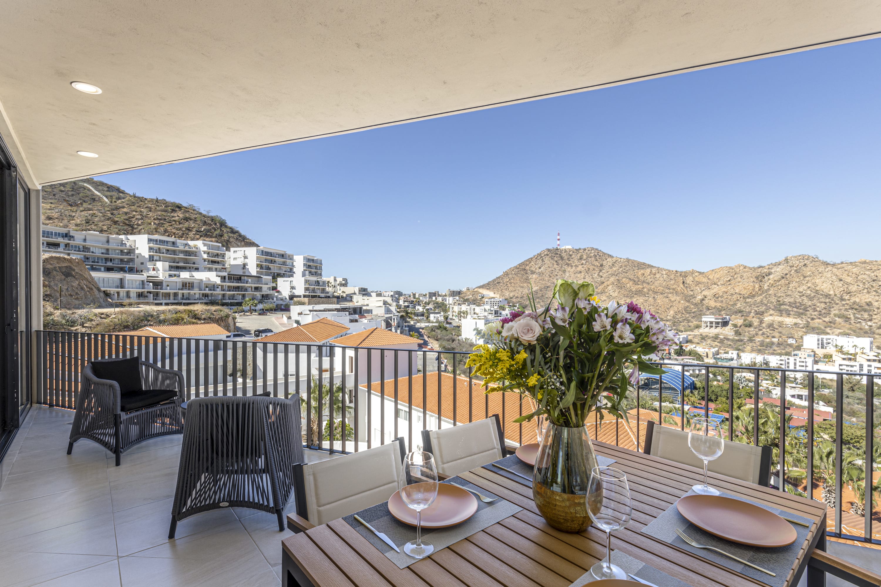 Stay in Style @Pedregal and Walk to the Marina° - Foto 1