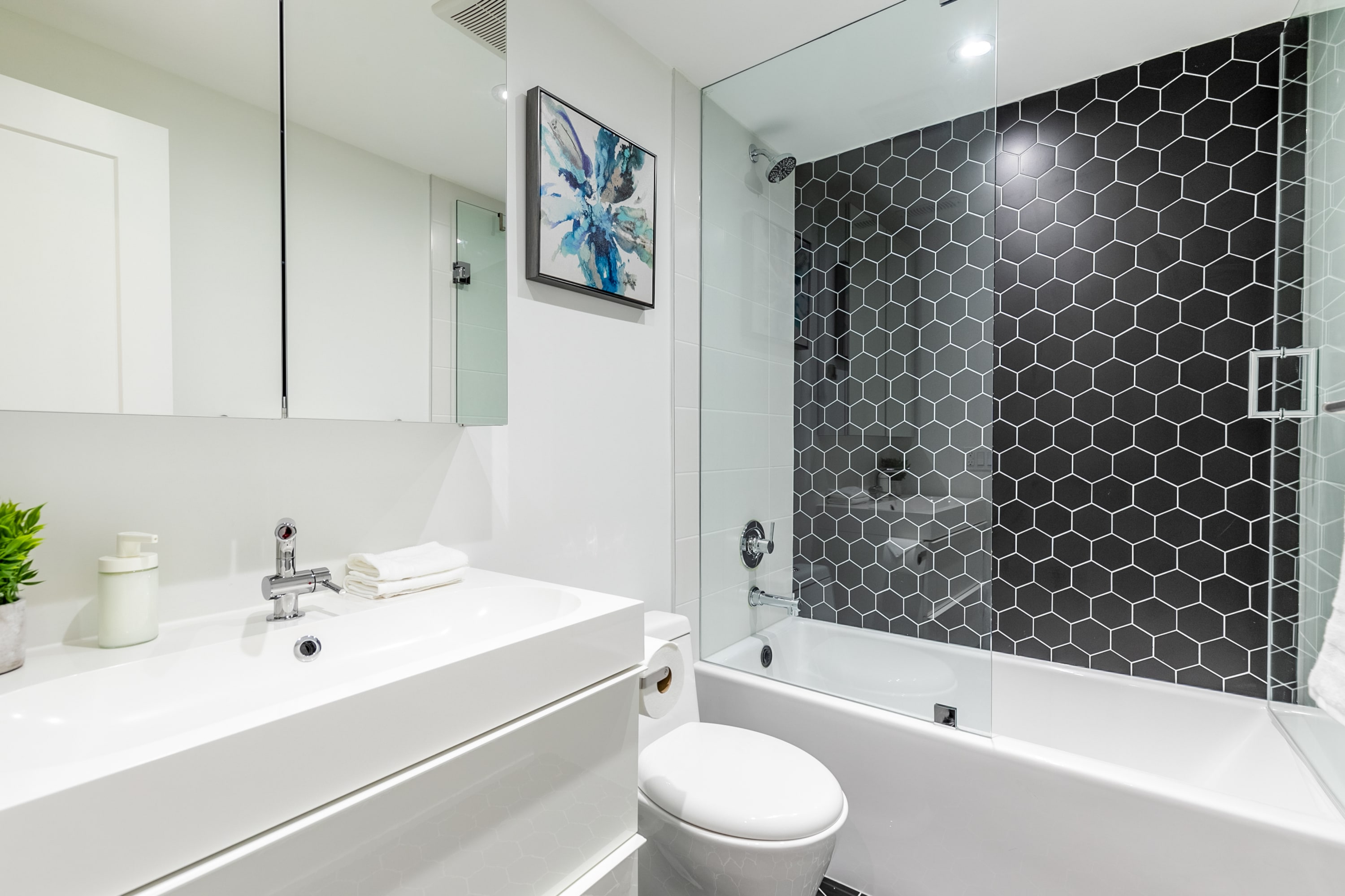Luxury 3BR Apartment with Private Balcony | Photo 4