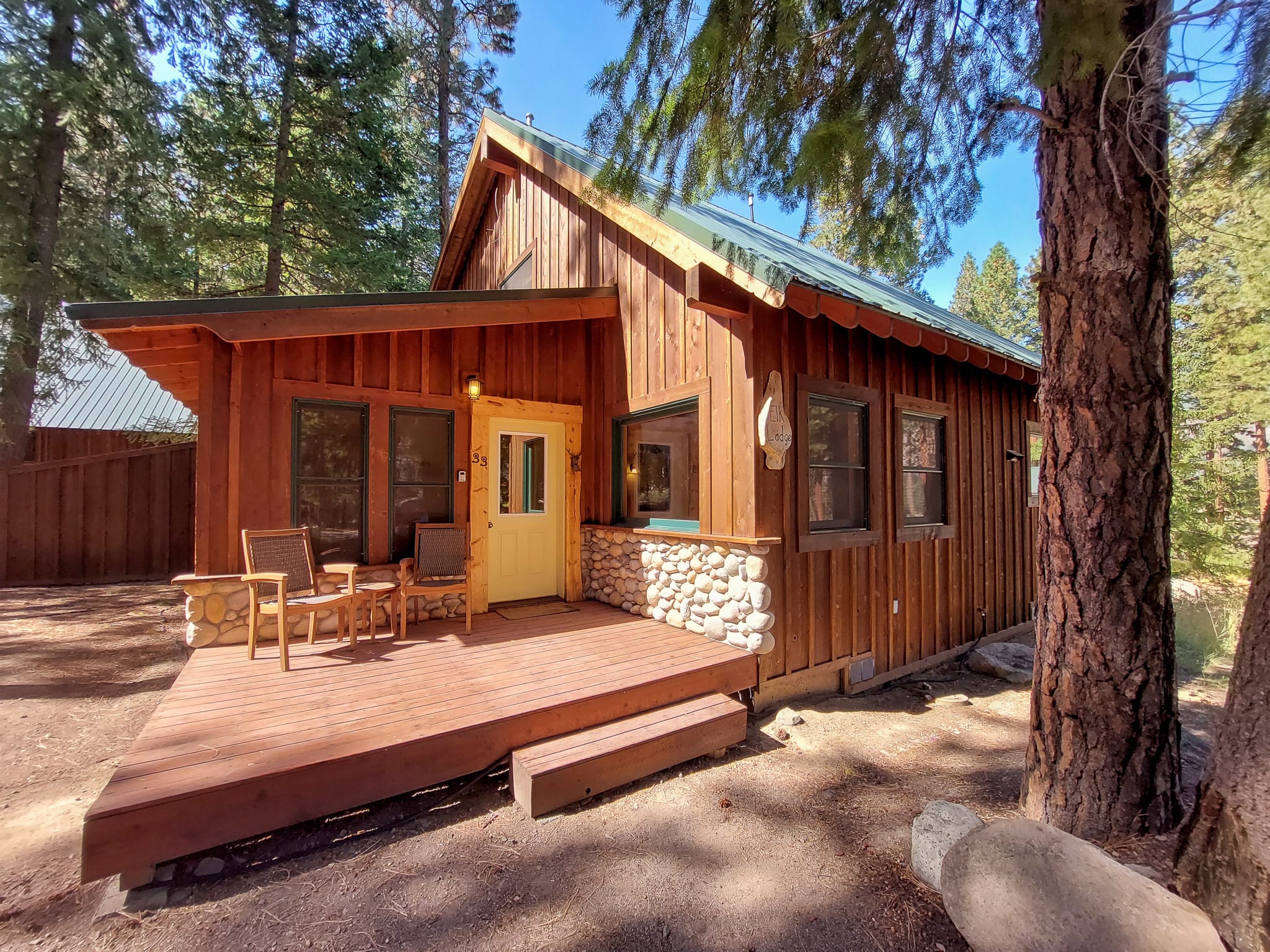 Elk Lodge: Spacious Cabin Near Trails & Ski Access — Winthrop, WA — vacation rental
