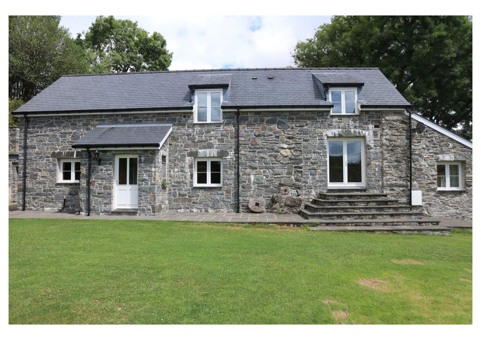 Stunning large barn conversion in Betws Gwerfil Goch -Ty Cerrig Barn - Foto 1