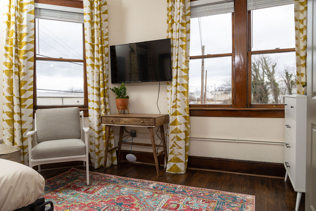 Luxury Studio Loft Near Downtown