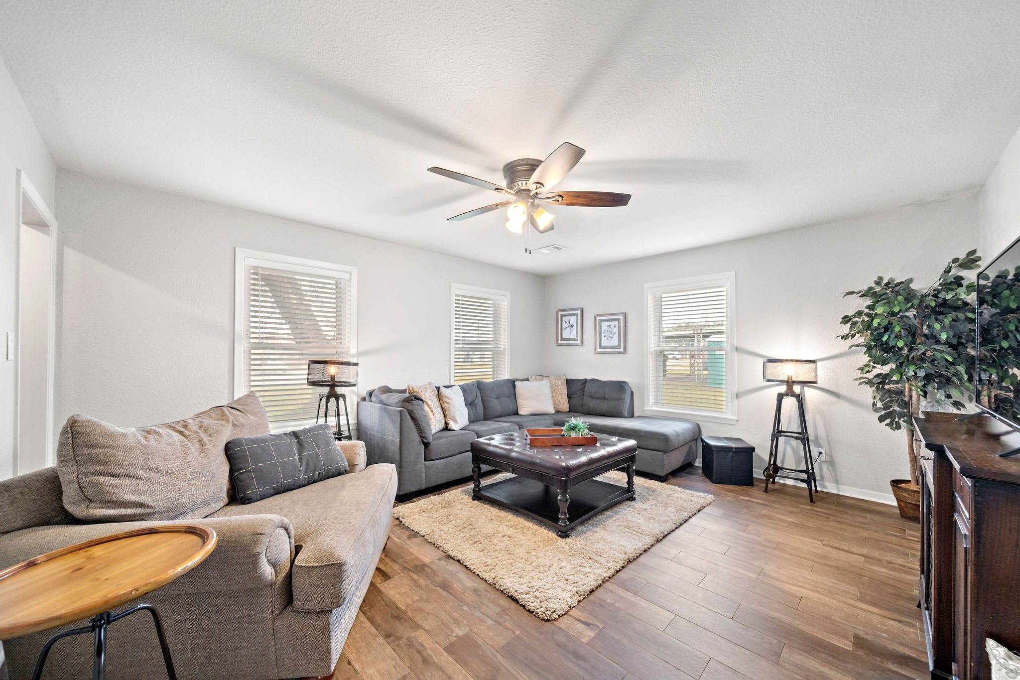 Classic Beach Retreat: Sylvan Beach|Coastal Views - Foto 2