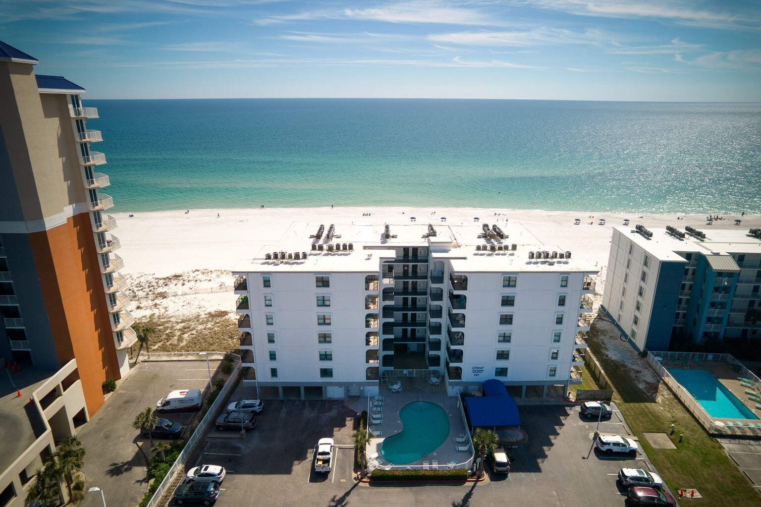 Adorable condo on the whites sands of Gulf Shores Photo