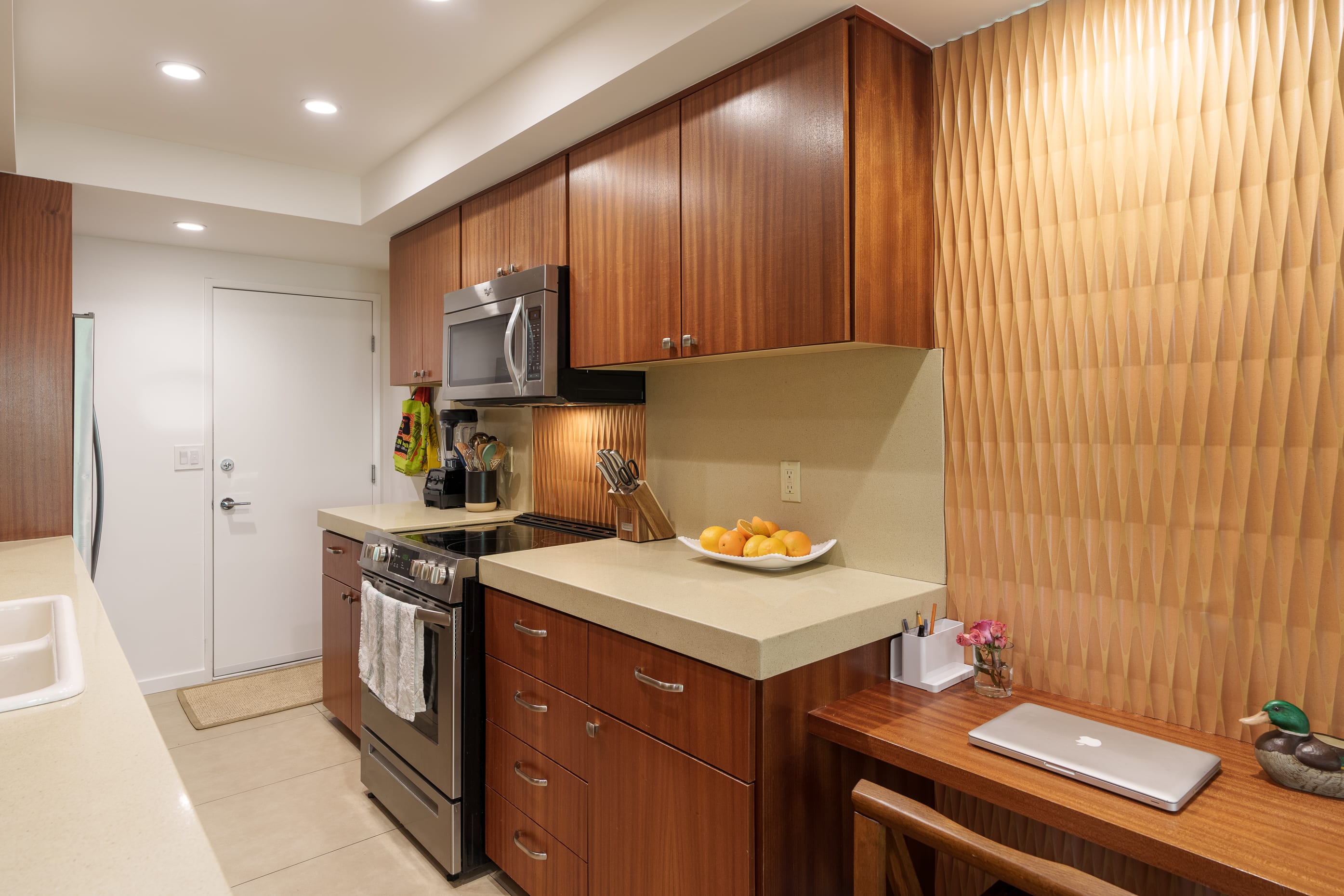2BR/2BA Paradise @ The Pointe | Pool, Spa & Tennis - Picture 15