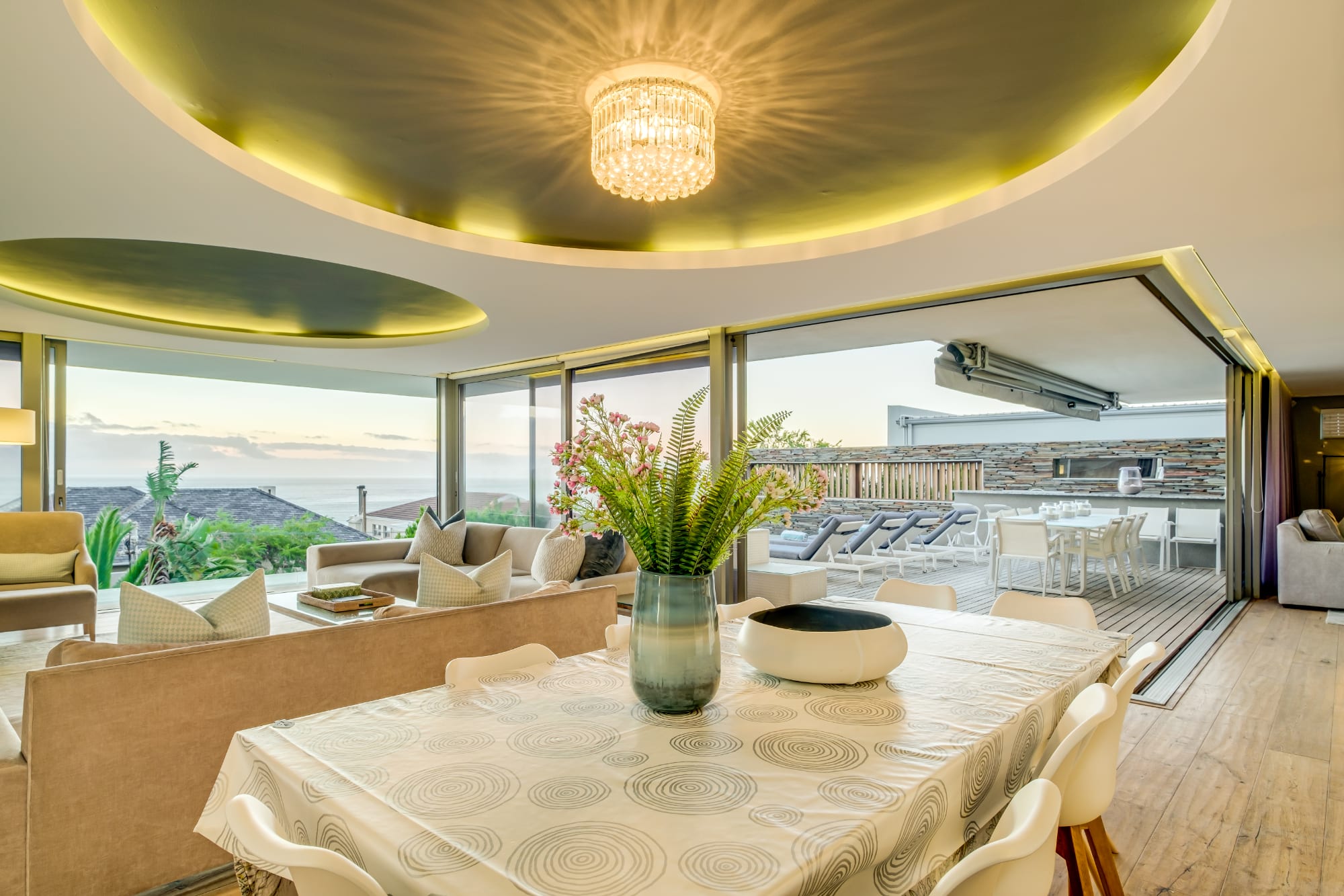 Incredible Camps Bay Villa with Five bedrooms and Private Pool The Cheviots | Photo 3
