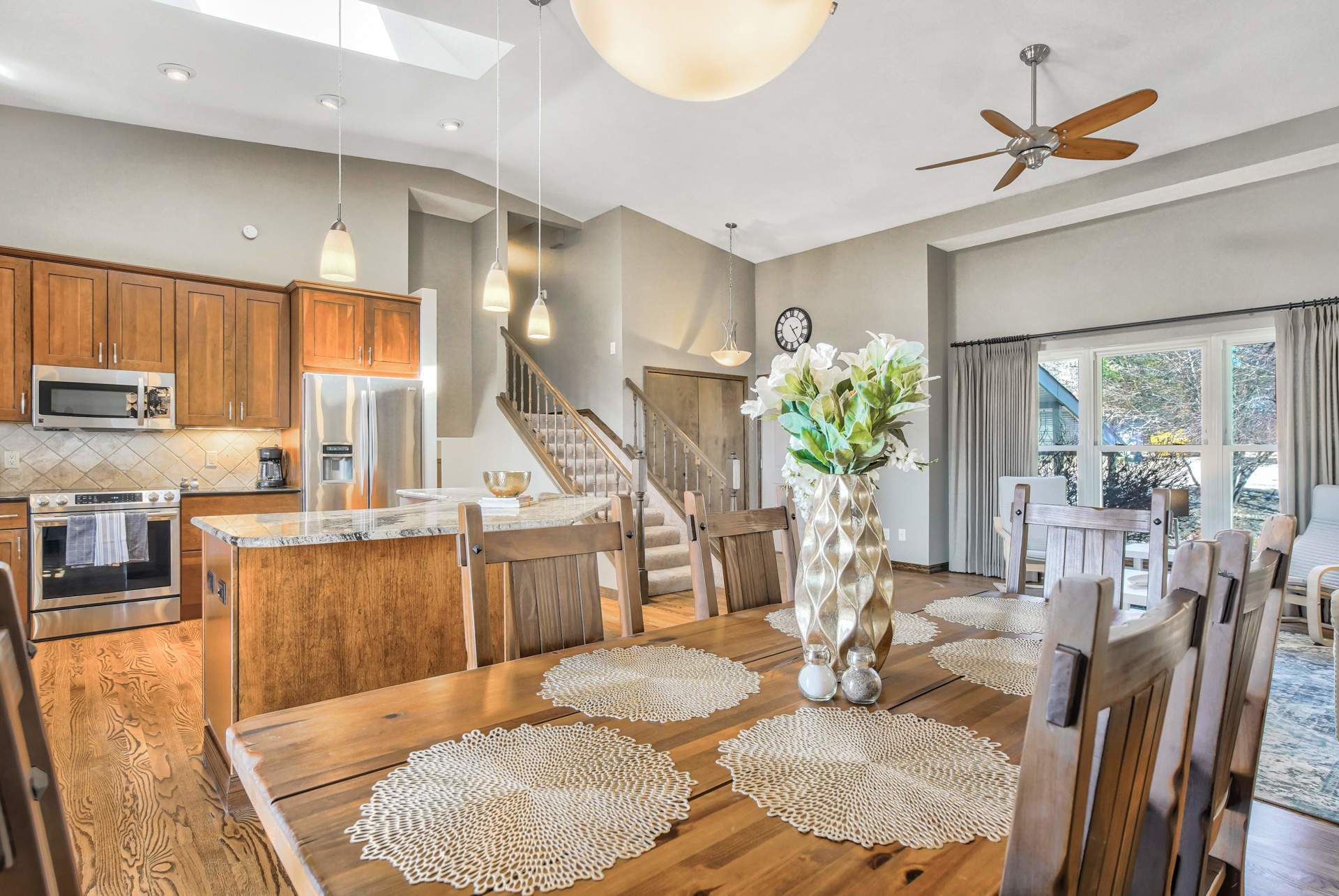 5BR House with Hot Tub, Peak Views in Colorado Springs