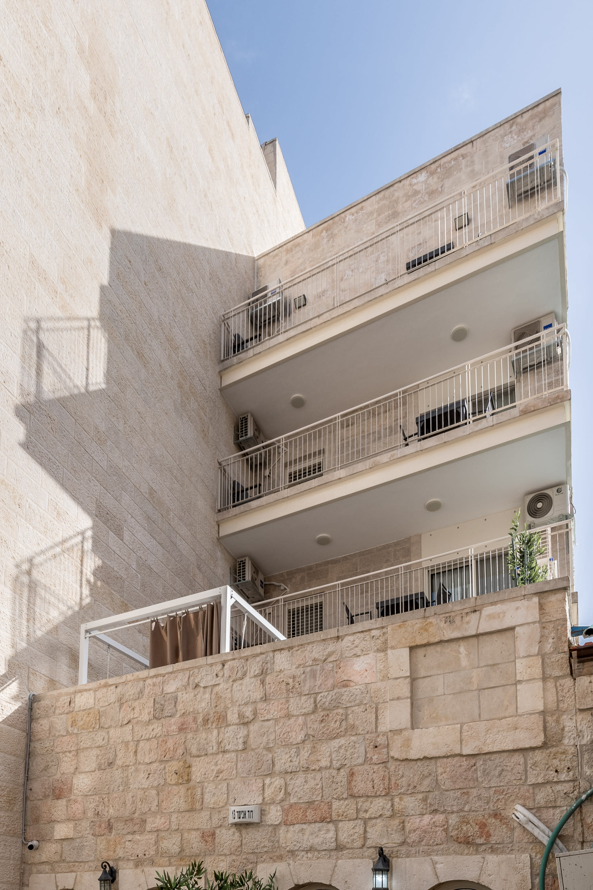 Sea U Jerusalem Mahne Yehuda - Charming One bedroom with balcony - Foto 15