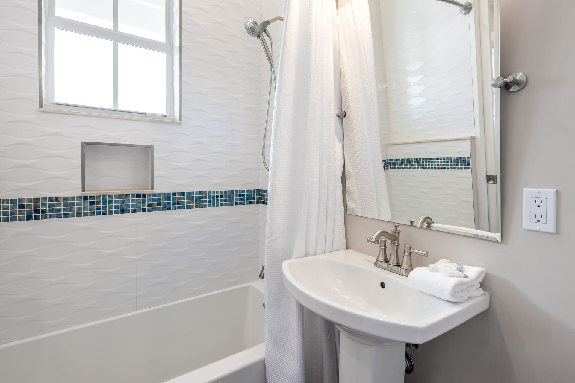 Suncoast House - King Bedroom