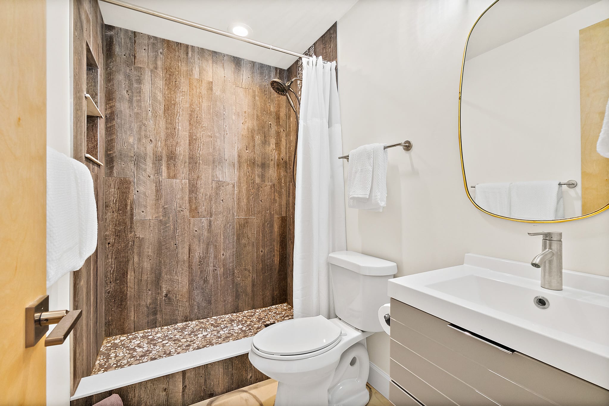 Sand Dollar Suite | Heated Pool | Steps to Beach — photo 19