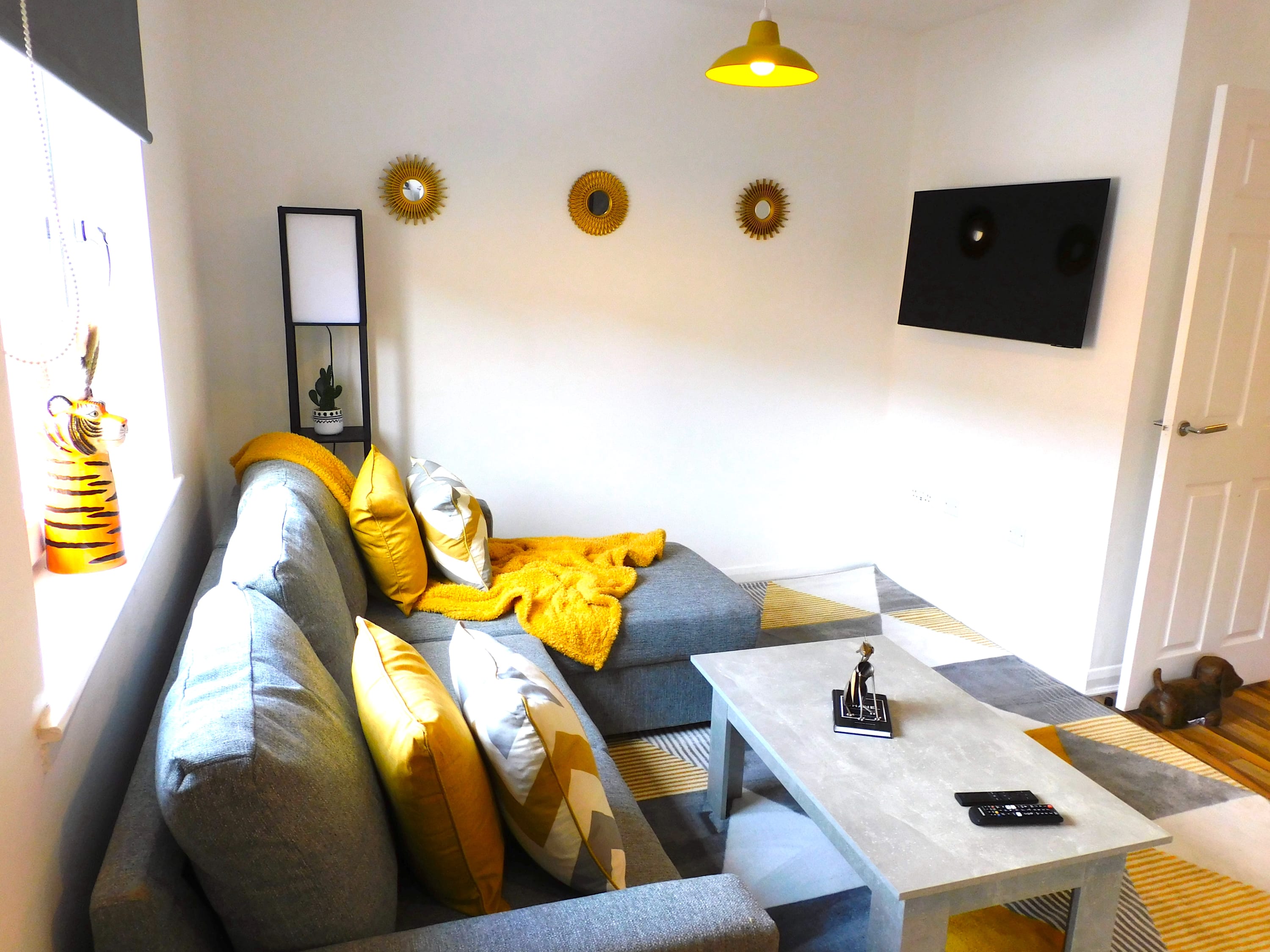 Newly refurbished 1 bed Apt in Hamilton  Close to station and local...