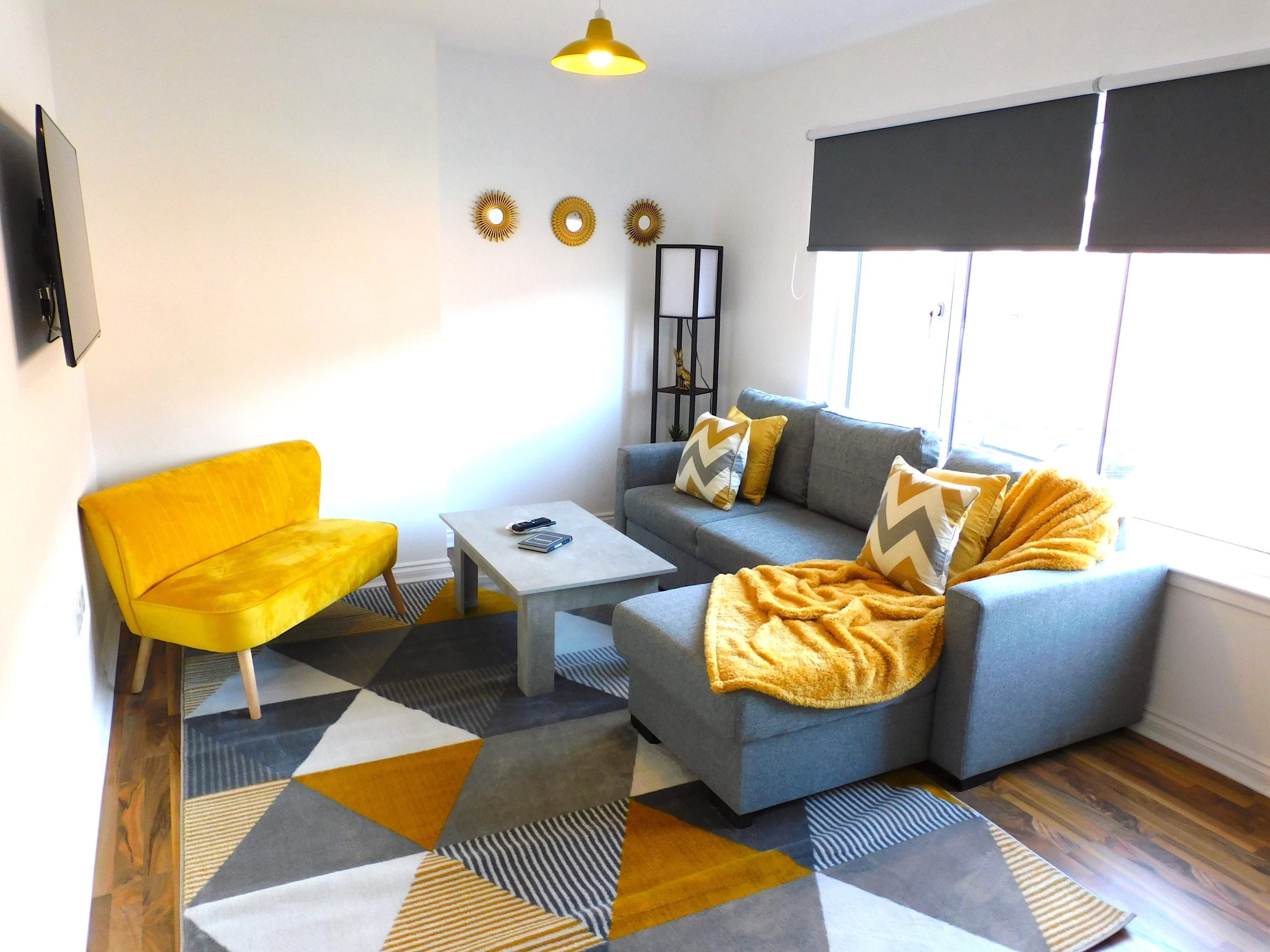 Newly refurbished 2 bedroom apartment close to station and local...