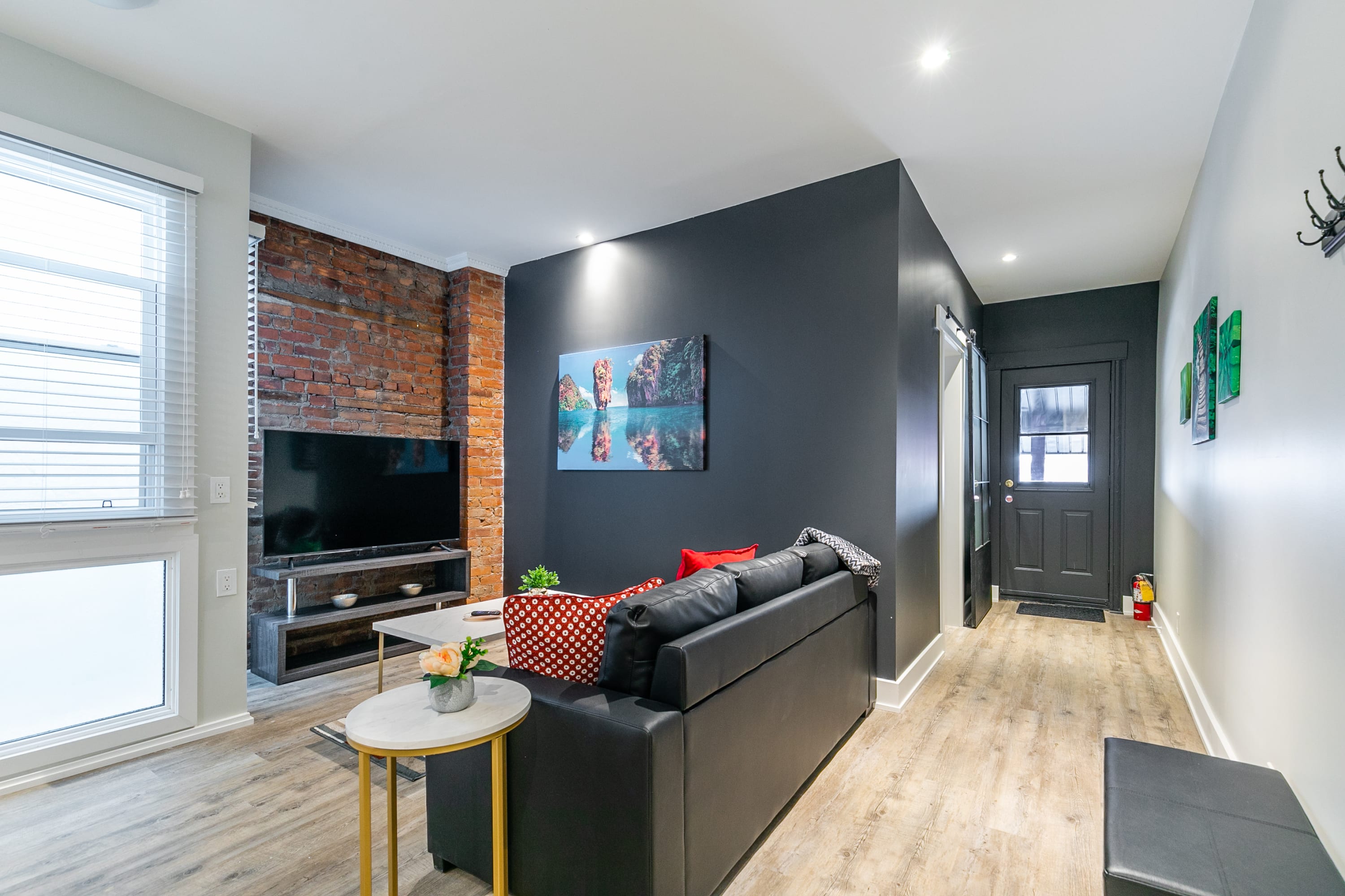Upscale 2BR Apt with Netflix Prime Location