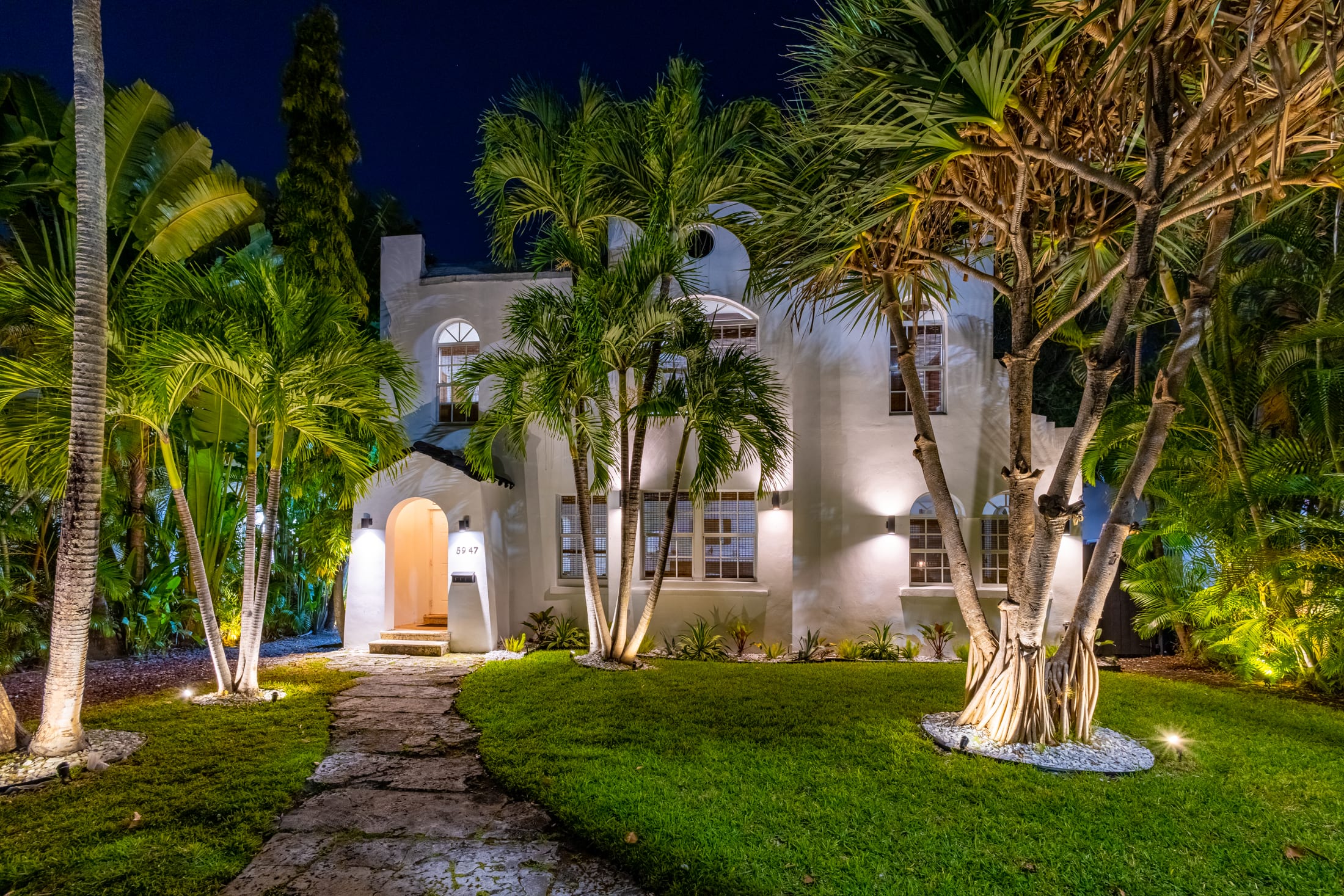 Luxurious Villa Maria Near-Beach walk to Restaurants - Photo 4