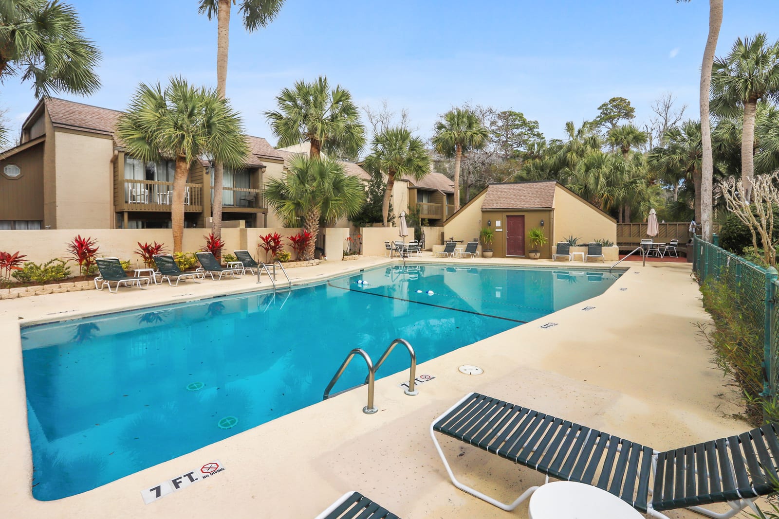 Coligny Beach Getaway Private Courtyards - Carolina Coast Vacations