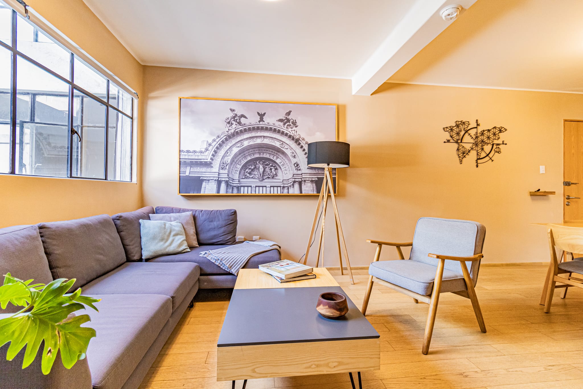 Stay in a magazine space next to the WTC 5