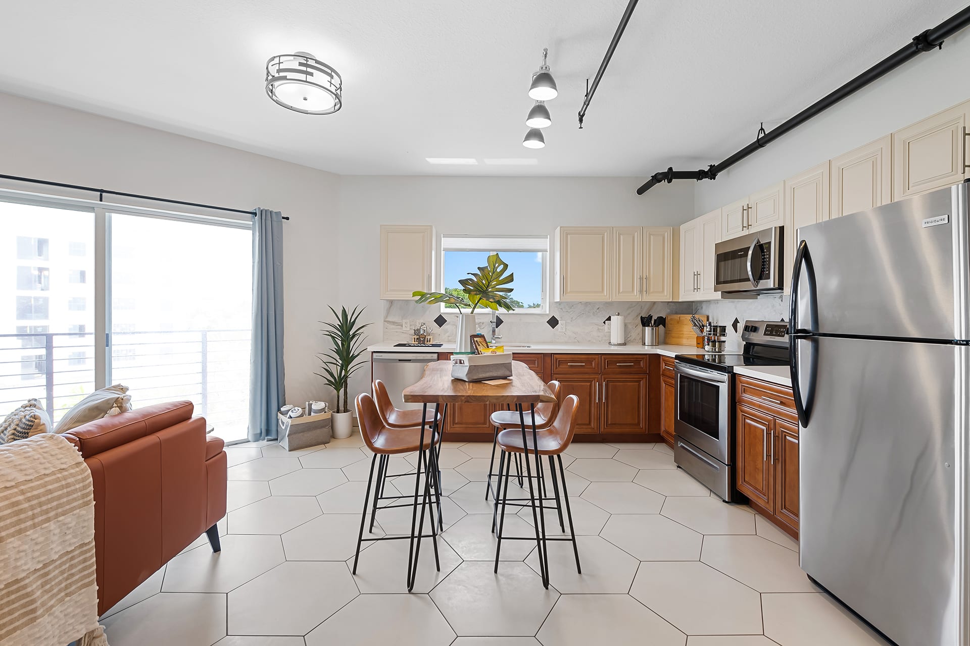 Suite 303: King Bed, Balcony, Heated Pool, Gym