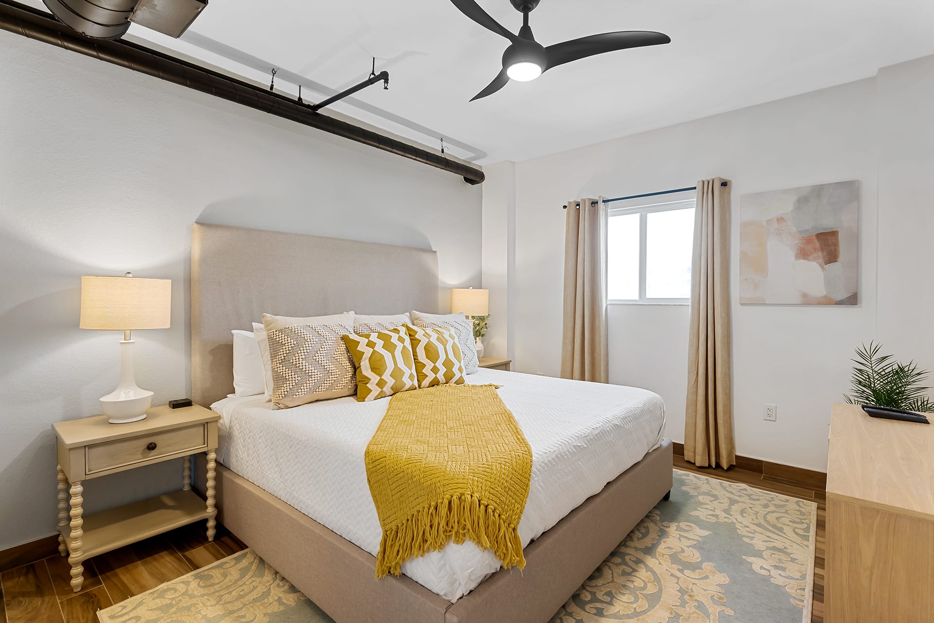 Suite 303: King Bed, Balcony, Heated Pool, Gym