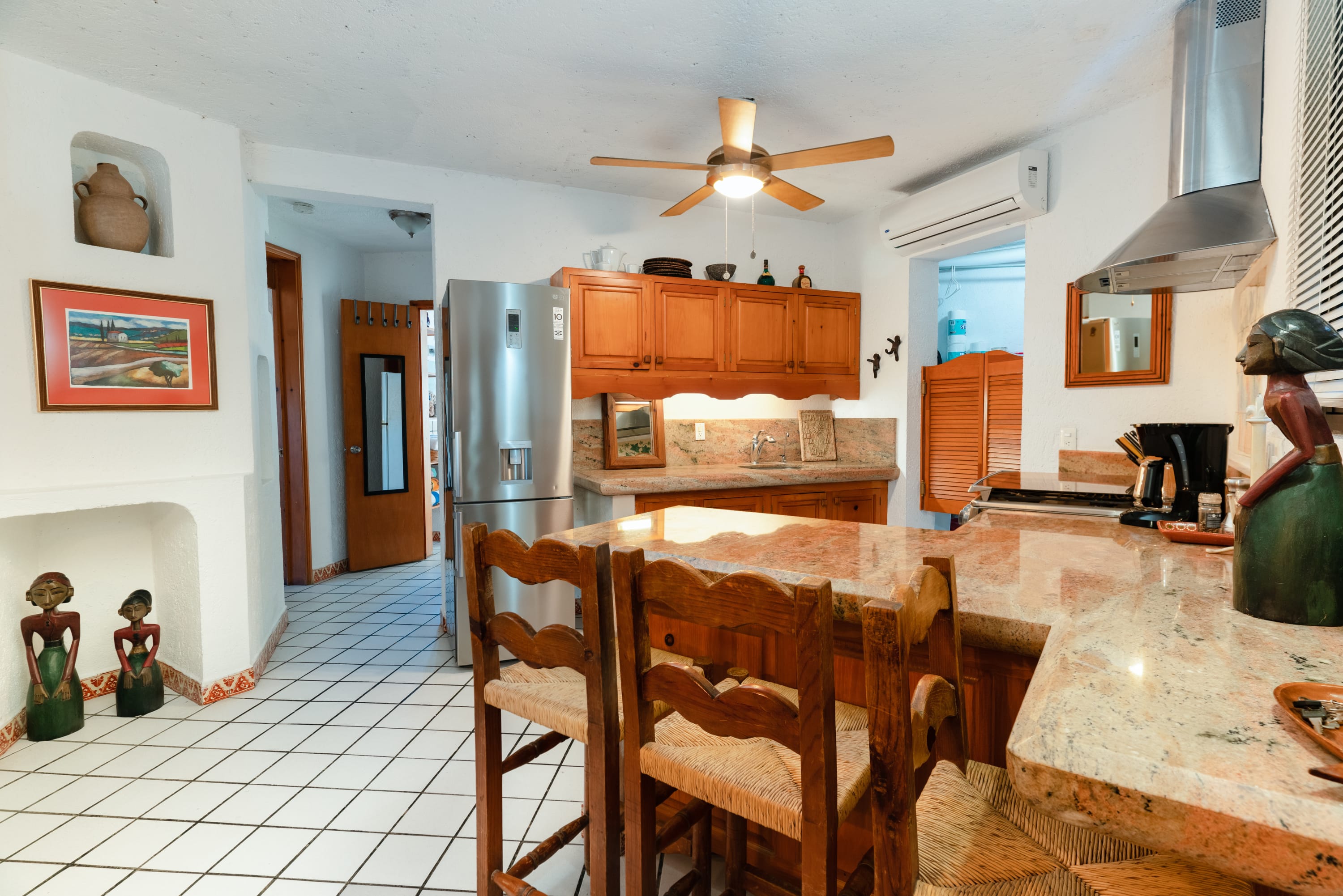 Condo - 15 steps to Downtown Cabo and Marina / 35 steps to AMAZING MEDANO BEACH! - Foto 13