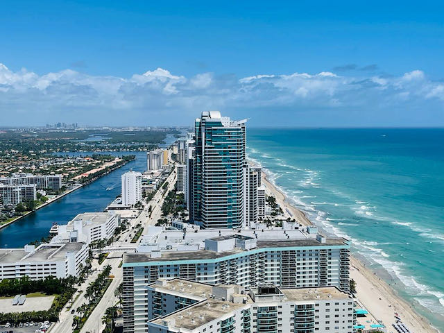 Amazing Views At a Dream Apartment By Rent4us