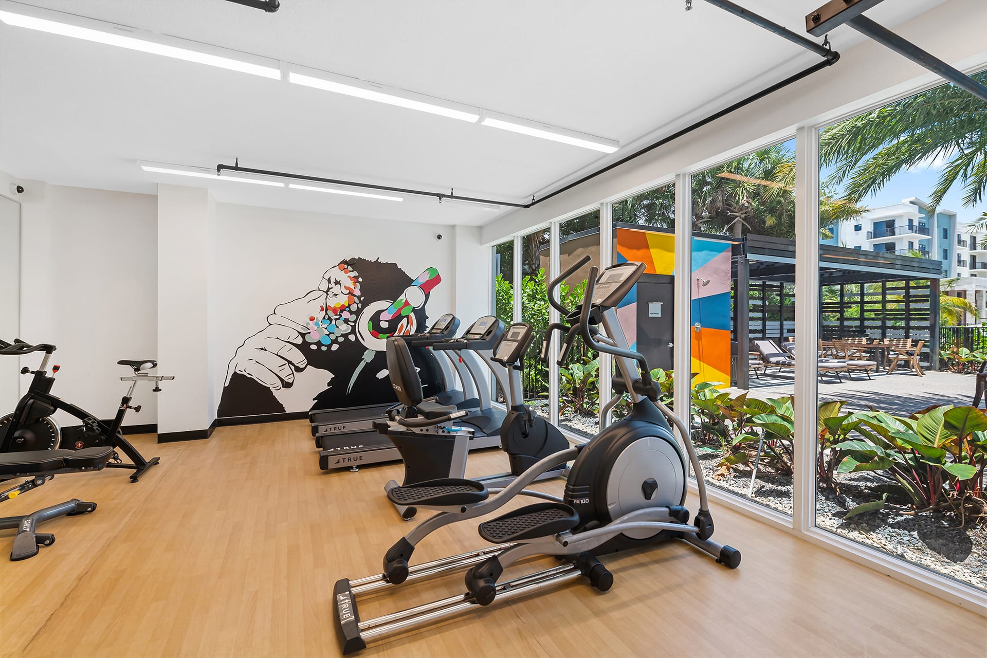 Suite 201: 2 Bed/2 Bath, Htd Pool, Gym, Free Bikes - Foto 8