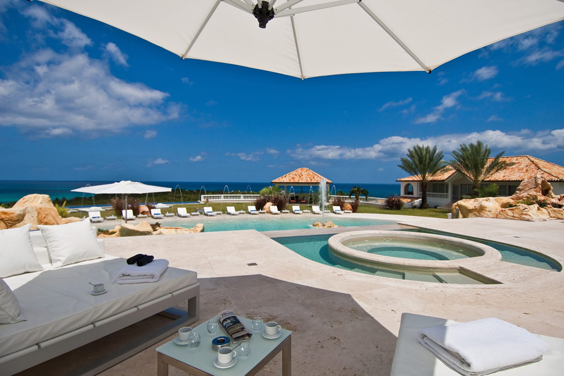 Sandyline (6 bedrooms) - Luxury villa with two pools and a tennis...