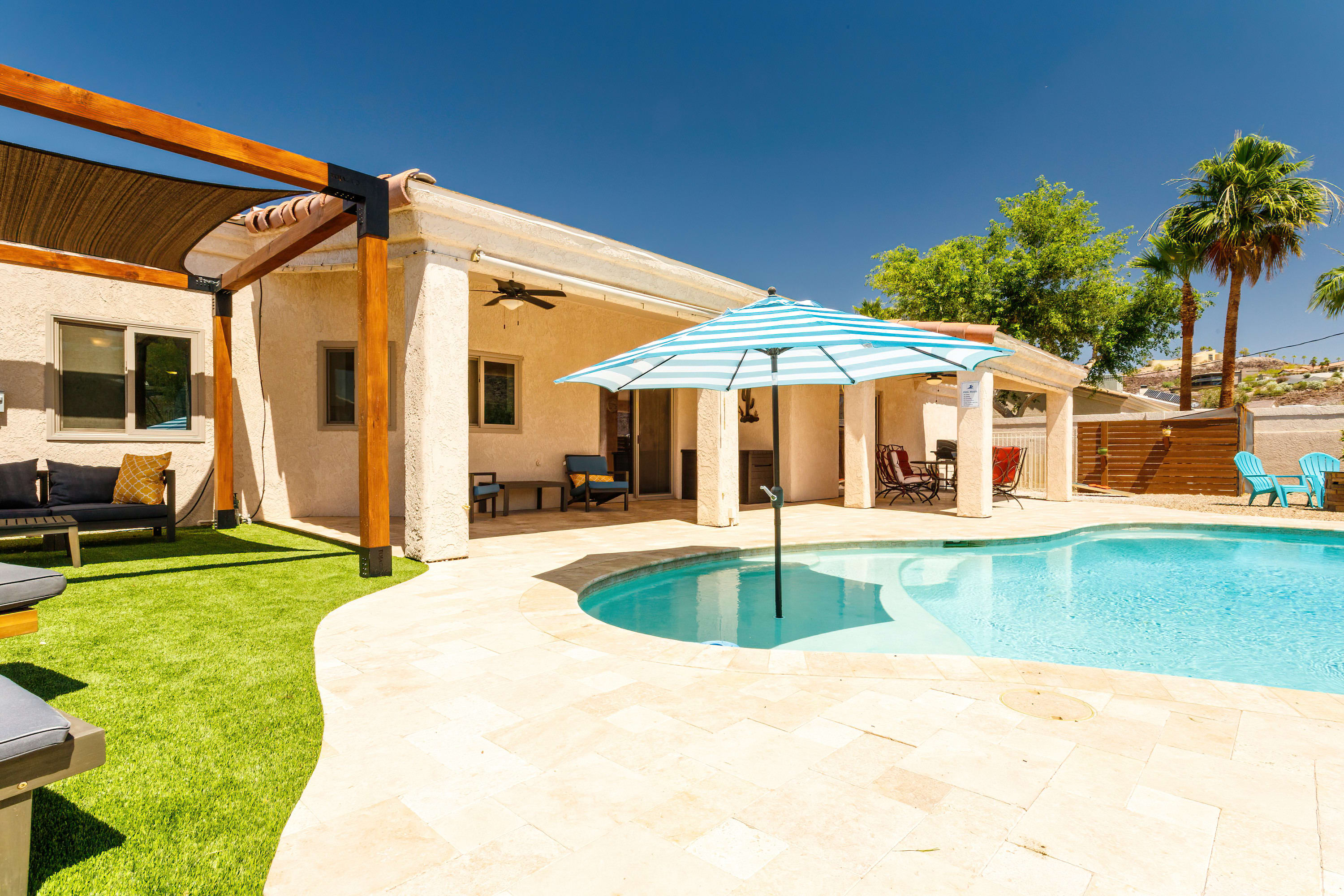 Chic Desert Oasis with Private Pool & Firepit - Foto 3