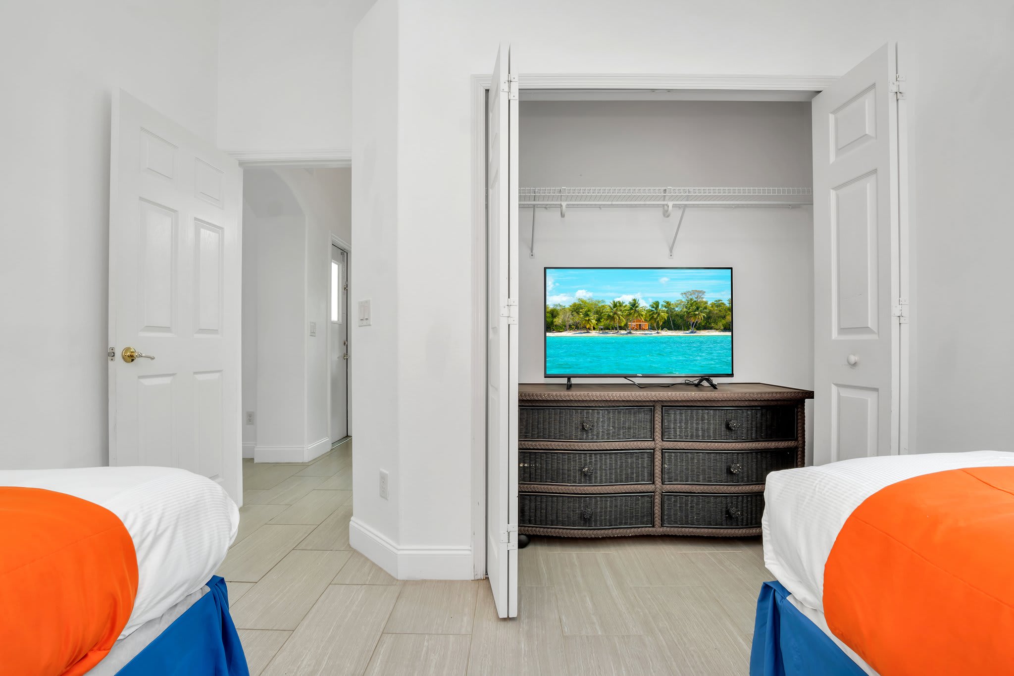 Test Upstay Big Home w Pool Games BBQ Near Disney | Photo 27