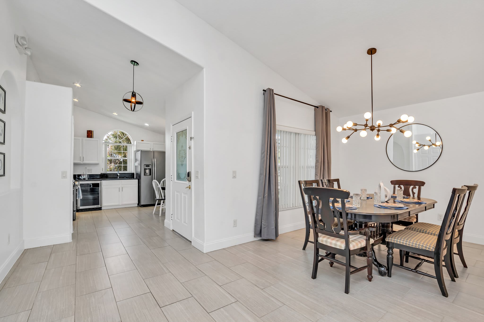 Test Upstay Big Home w Pool Games BBQ Near Disney | Photo 14