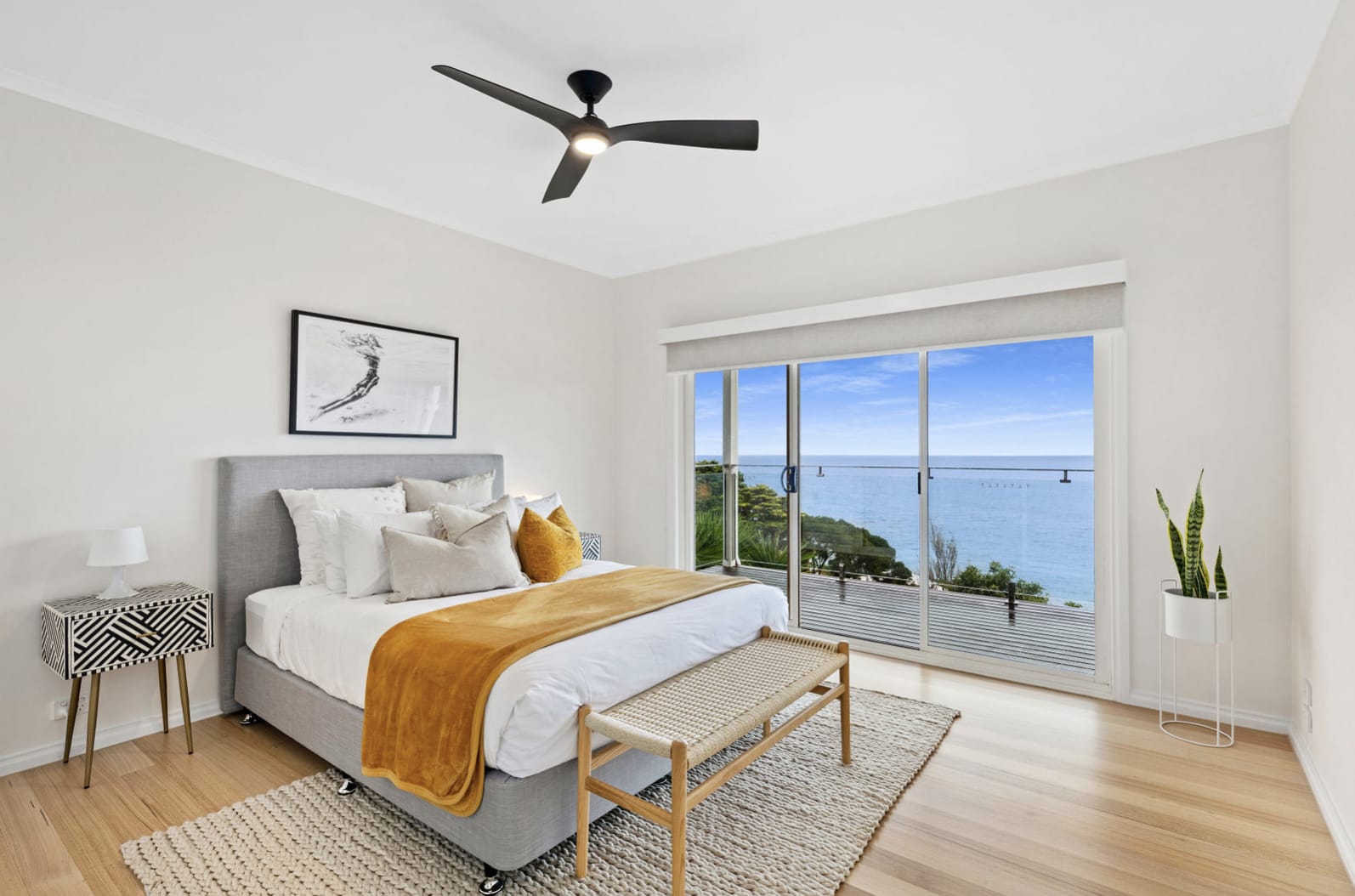 Clifftop Luxury | Spectacular Ocean Views - Picture 13